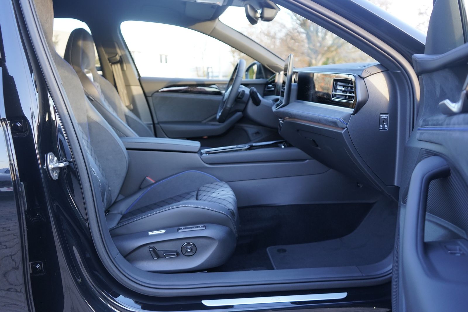 Volkswagen Passat Variant R-Line BlackStyle 2.0 TSI 4M  DSG
