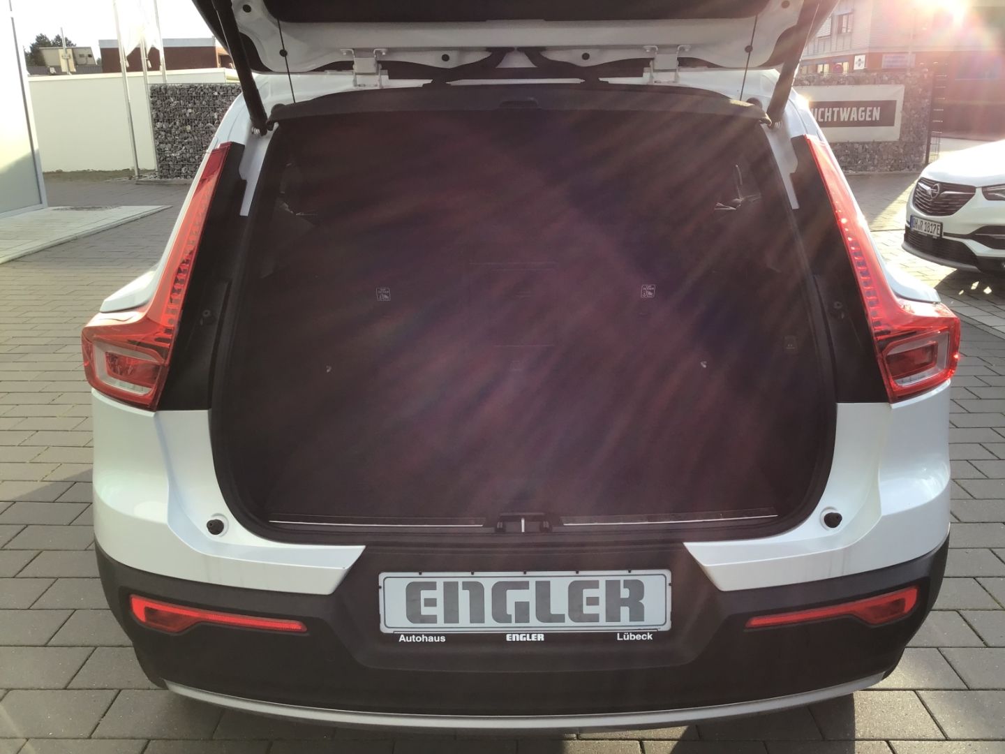 Volvo XC40 T4 Inscription Recharge - Samsaru's Car Outlet