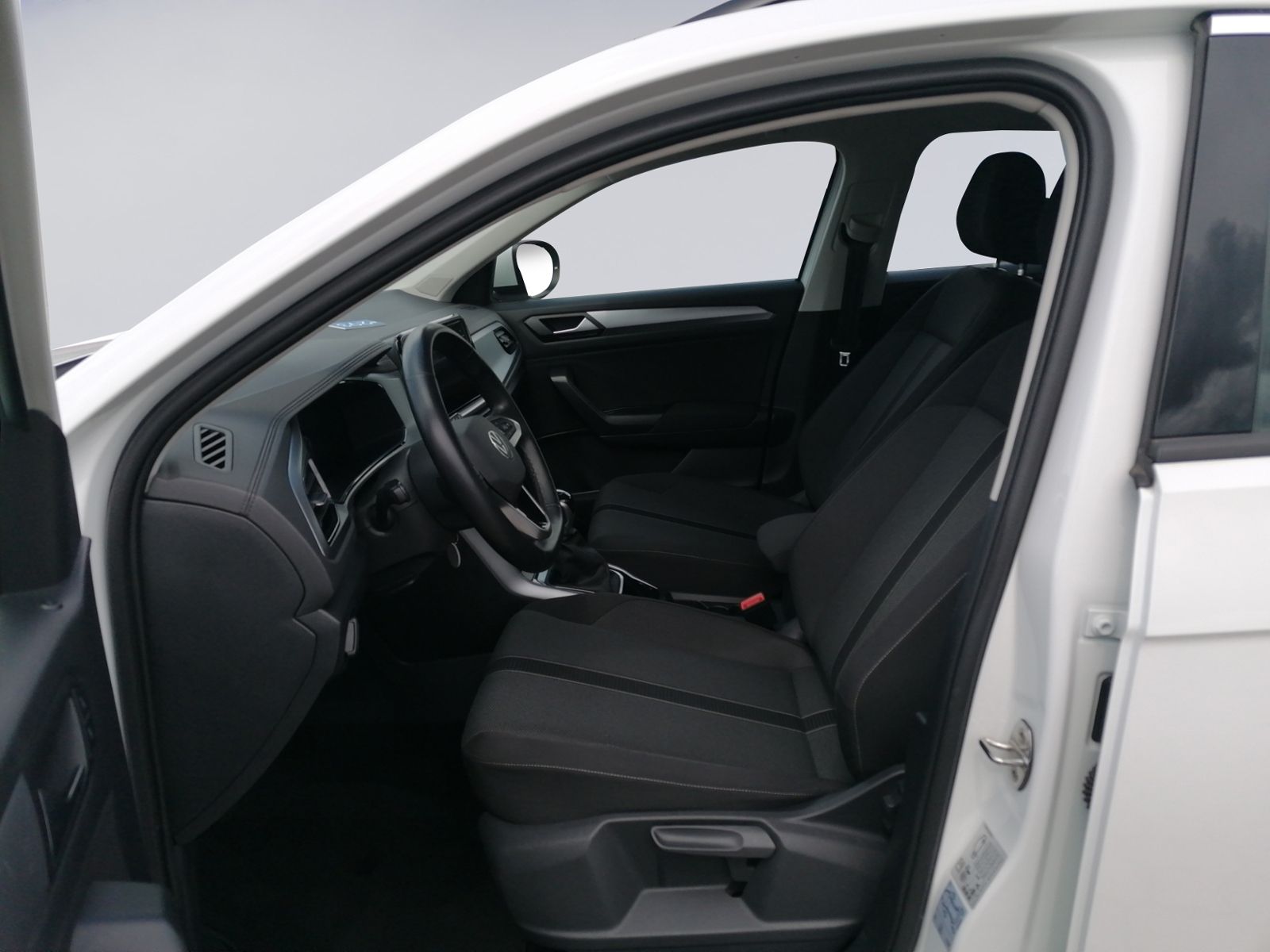 Volkswagen T-Roc 1.0 TSI Life - Samsaru's Car Outlet