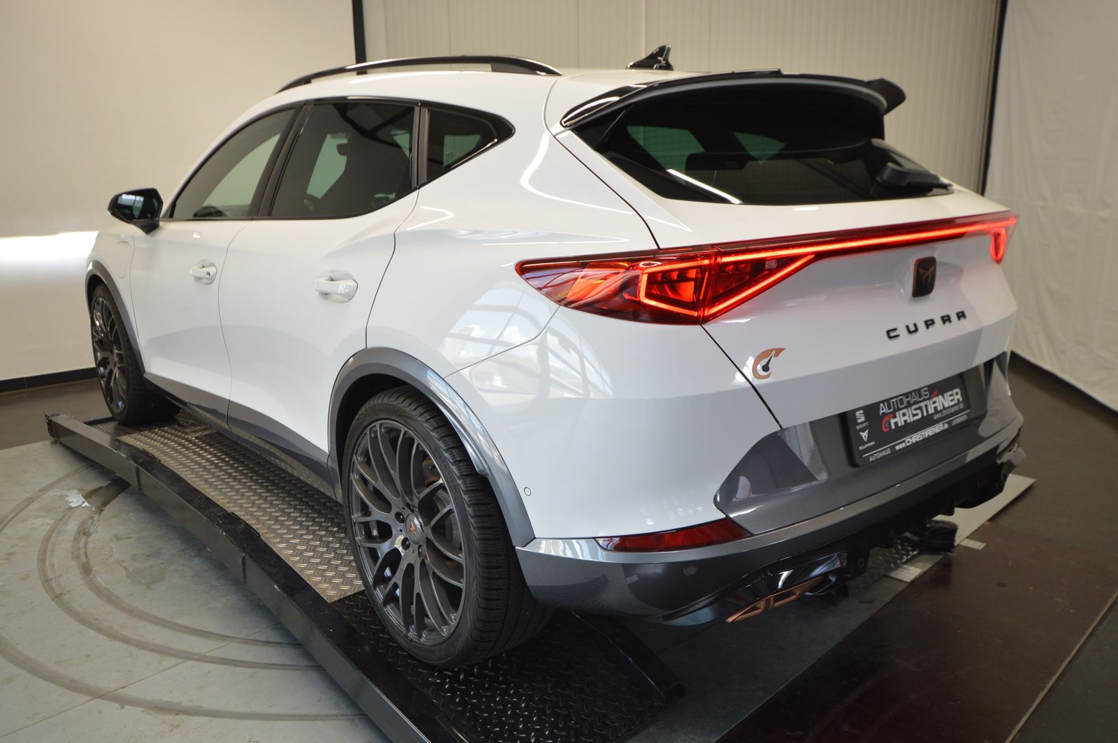Cupra Formentor VZ 1.4 e-HYBRID - Samsaru's Car Outlet