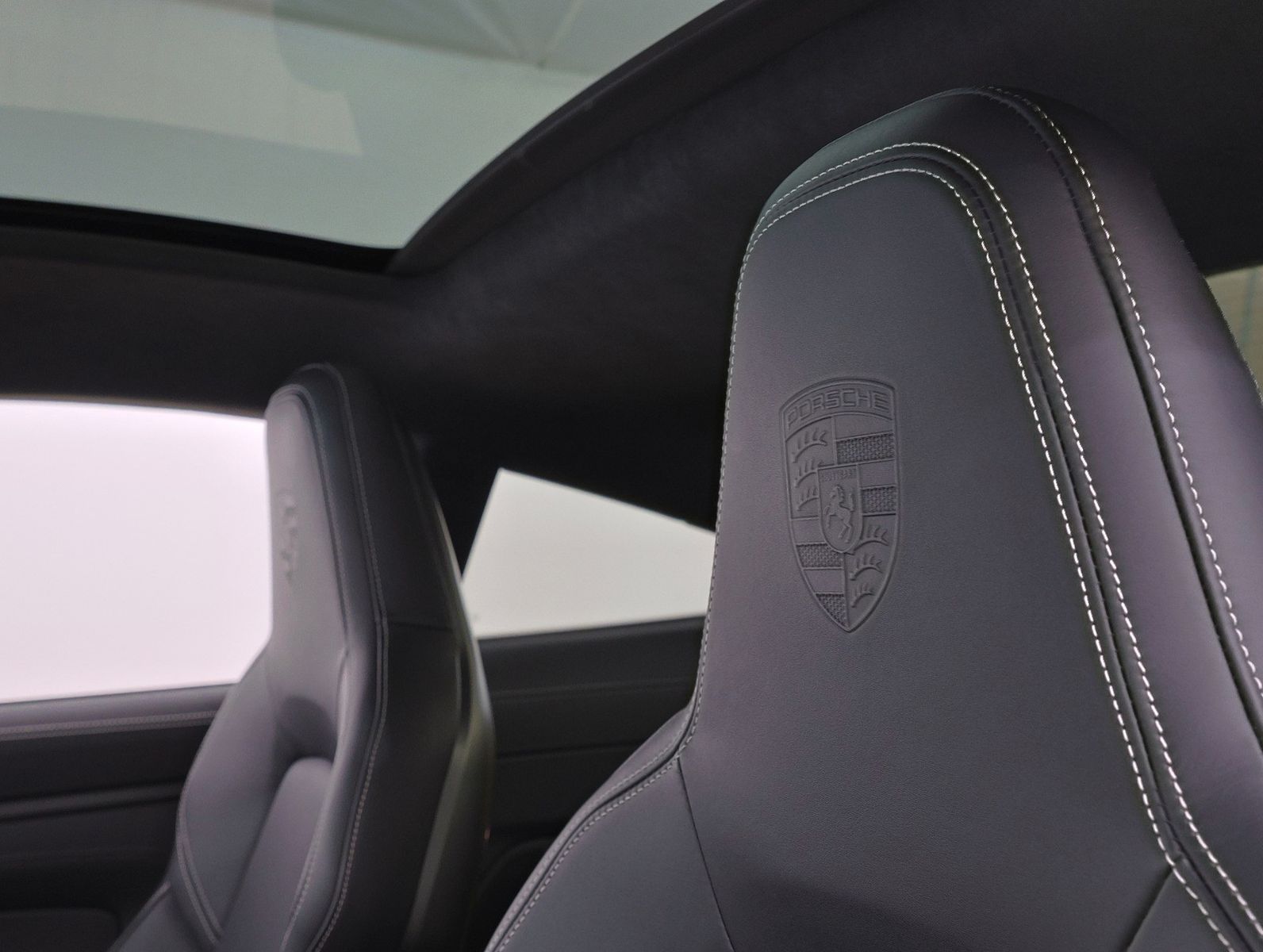 Porsche 911 Carrera 4 GTS T-Hybrid