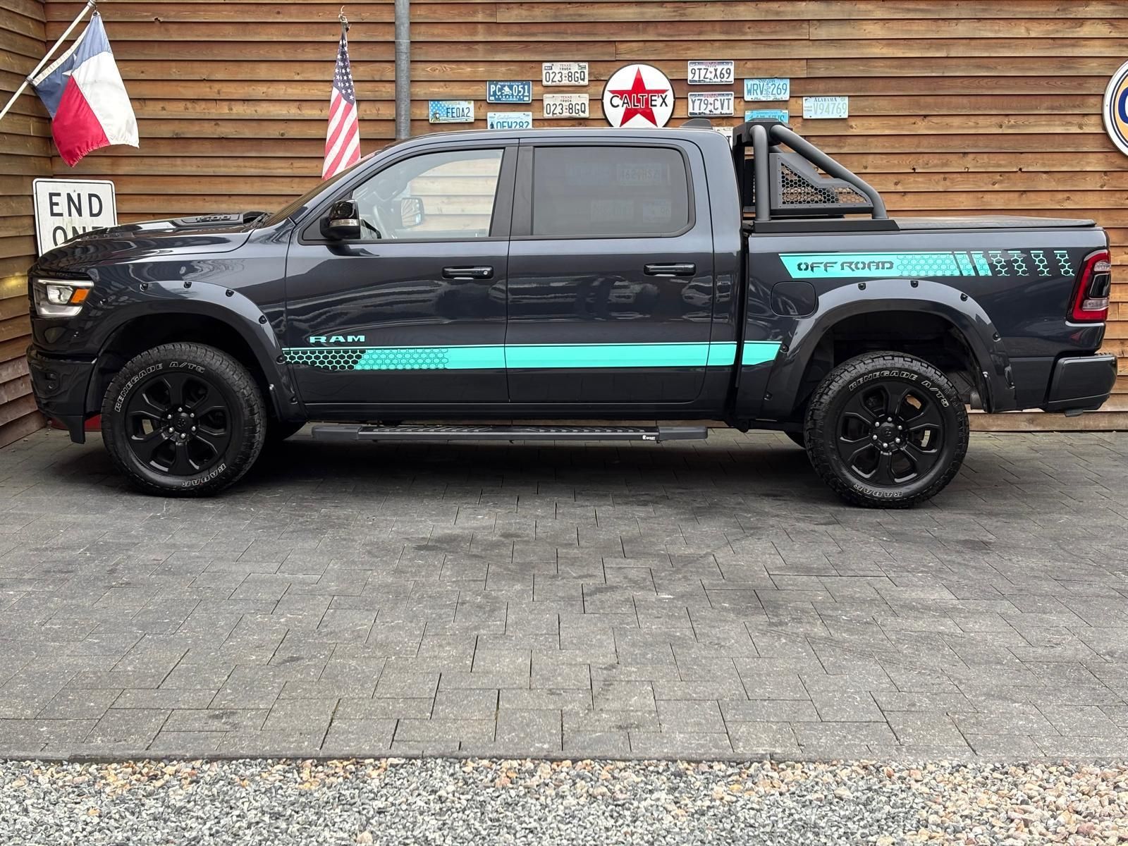 Dodge RAM 1500 Laramie 5.7L PANO 4x4 AHK