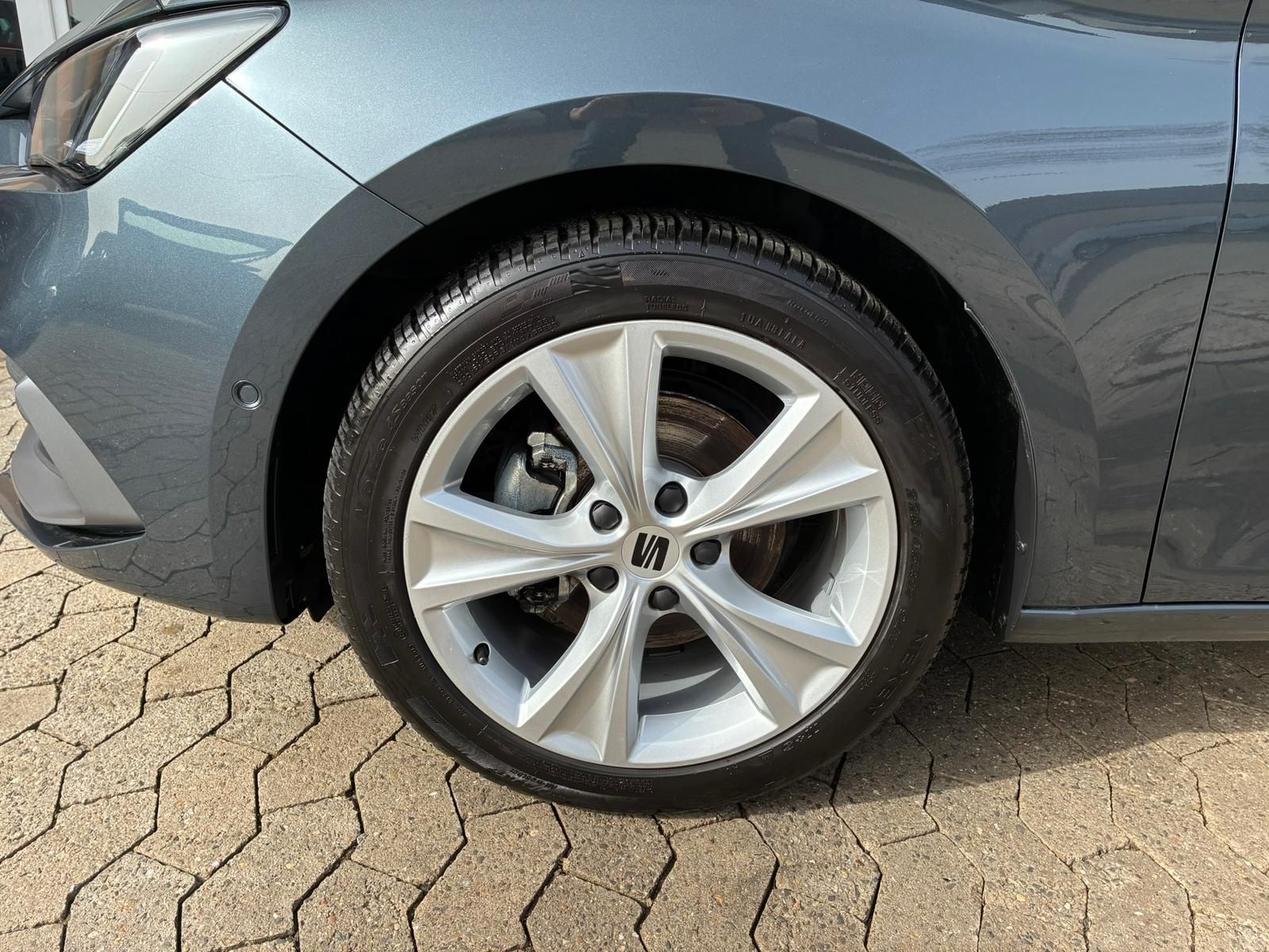 Seat Leon SP 1.5eTSI FR LED NAVI ACC TOTWINKEL KAMERA