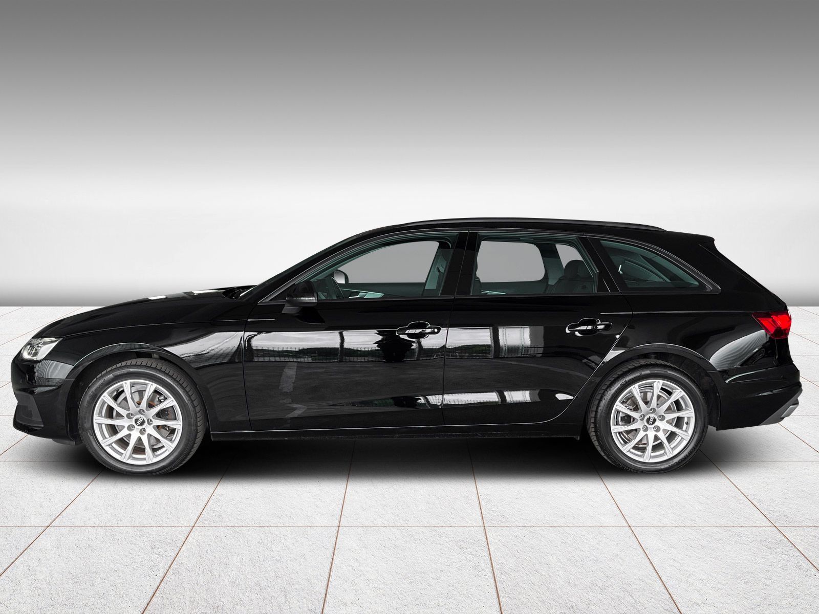 Audi A4 Avant 35 TFSI S tronic - Samsaru's Car Outlet