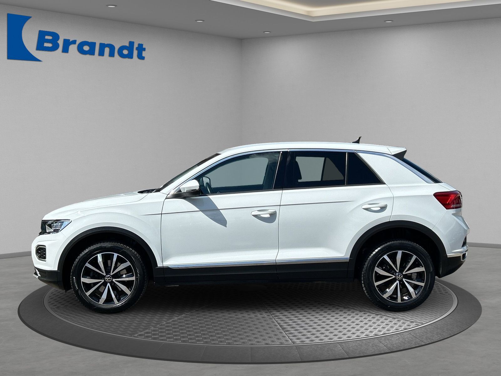 Volkswagen T-Roc 2.0 TDI Style - Samsaru's Car Outlet