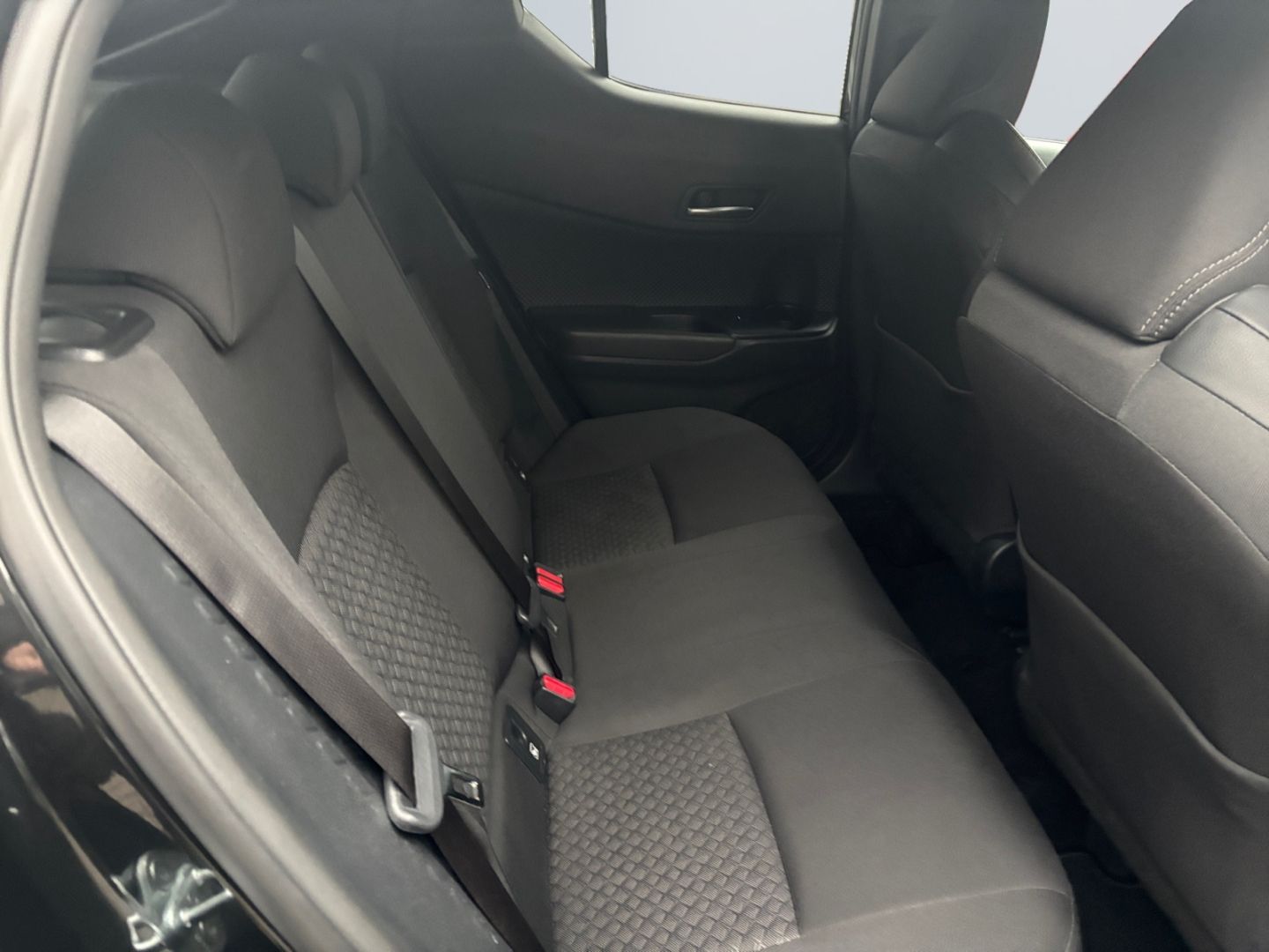 Toyota C-HR 1.8 Hybrid Team D *LED*Navi*CAM*CarPlay*SHZ