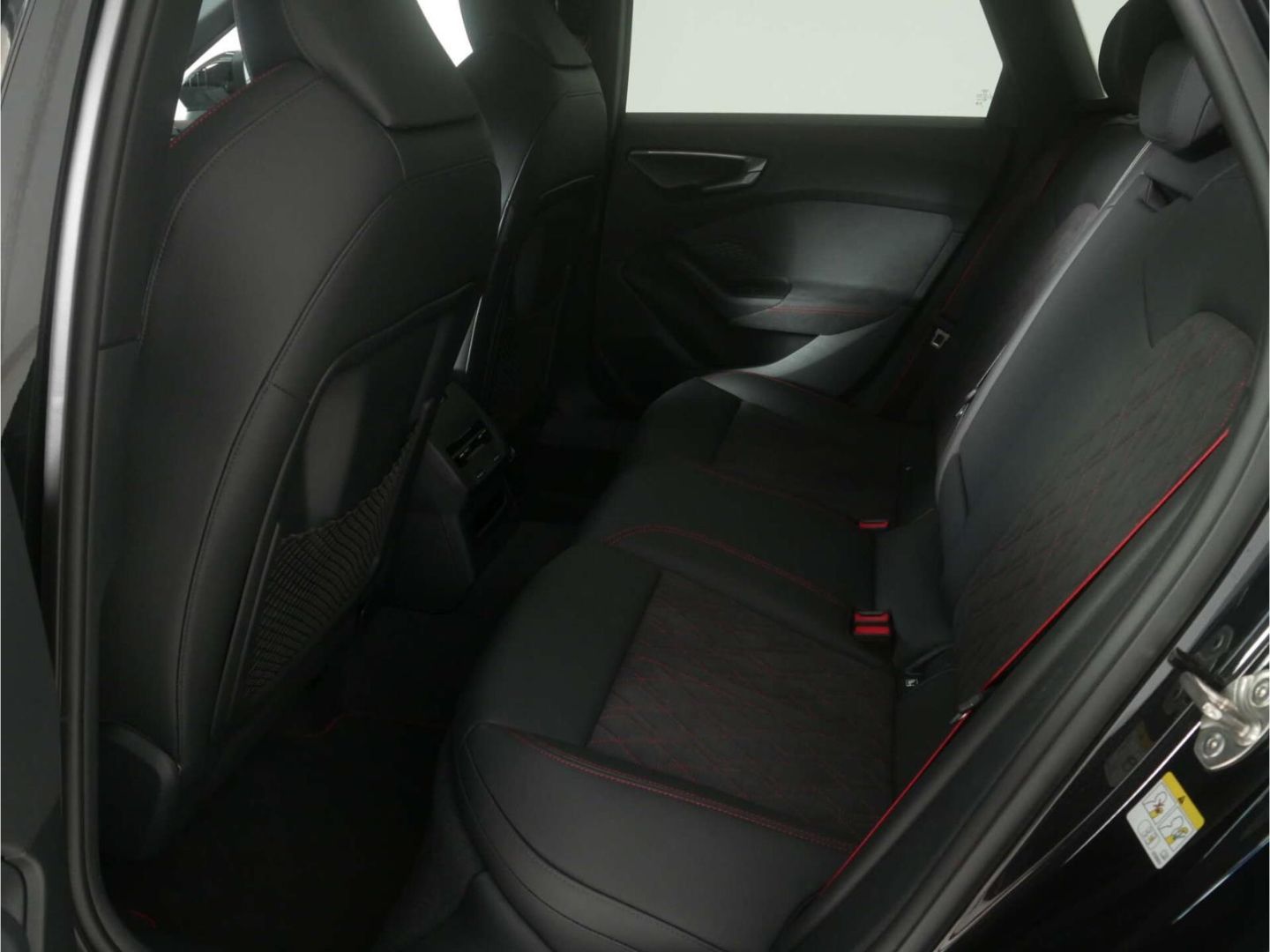 Audi A5 Avant e-hybrid quattro S line AHK/P-Dach/19''