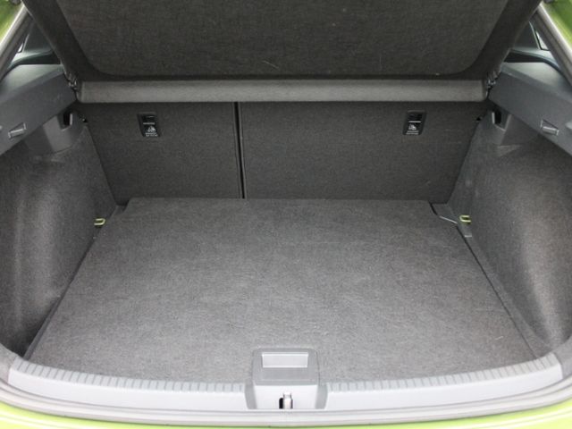 Volkswagen Taigo R-Line 1.5 TSI DSG - Samsaru's Car Outlet