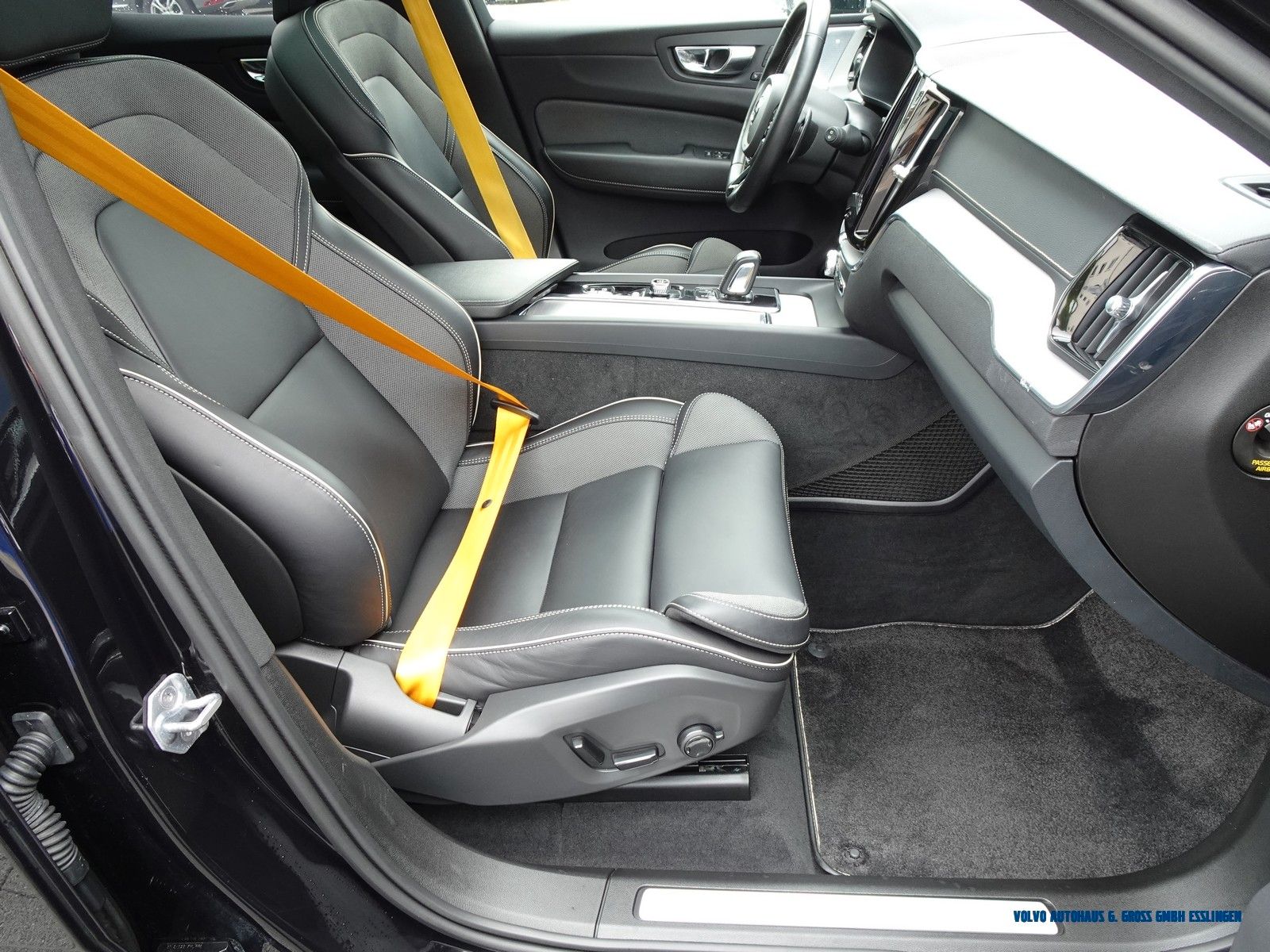 Volvo KEIN 180km/h XC60 T8 AWD Polestar Engineered