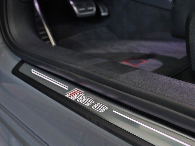 Audi RS 6 Avant Performance 4.0 TFSI PANO+HEAD-U