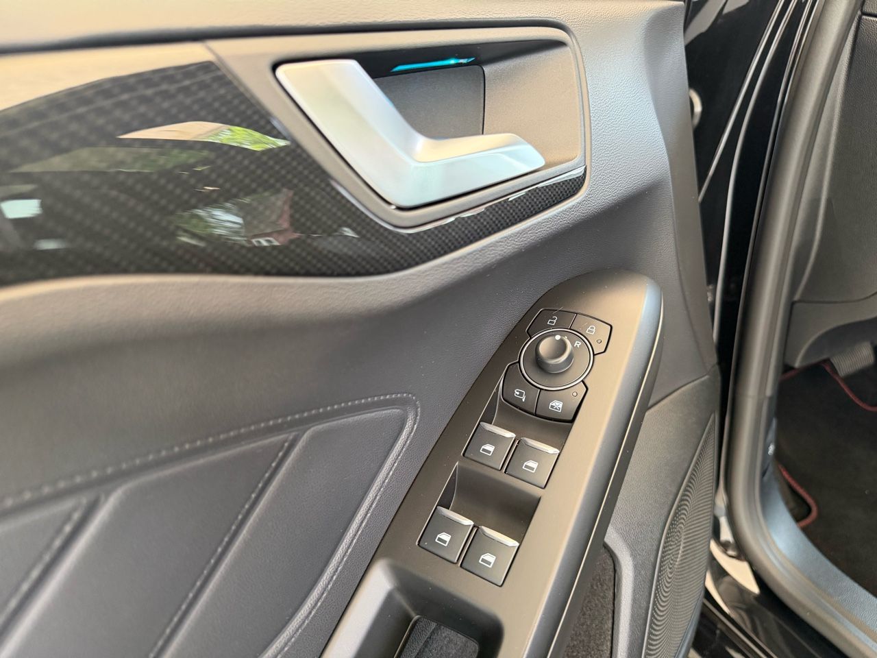 Ford Focus Turnier 1.5 EcoBlue ST-LineX *PANO*LED*KAM