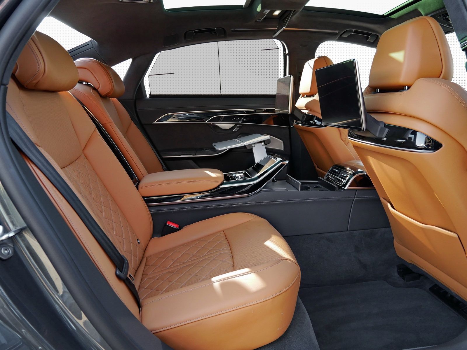 Audi A8 L 60 TFSIe S-Line - Samsaru's Car Outlet