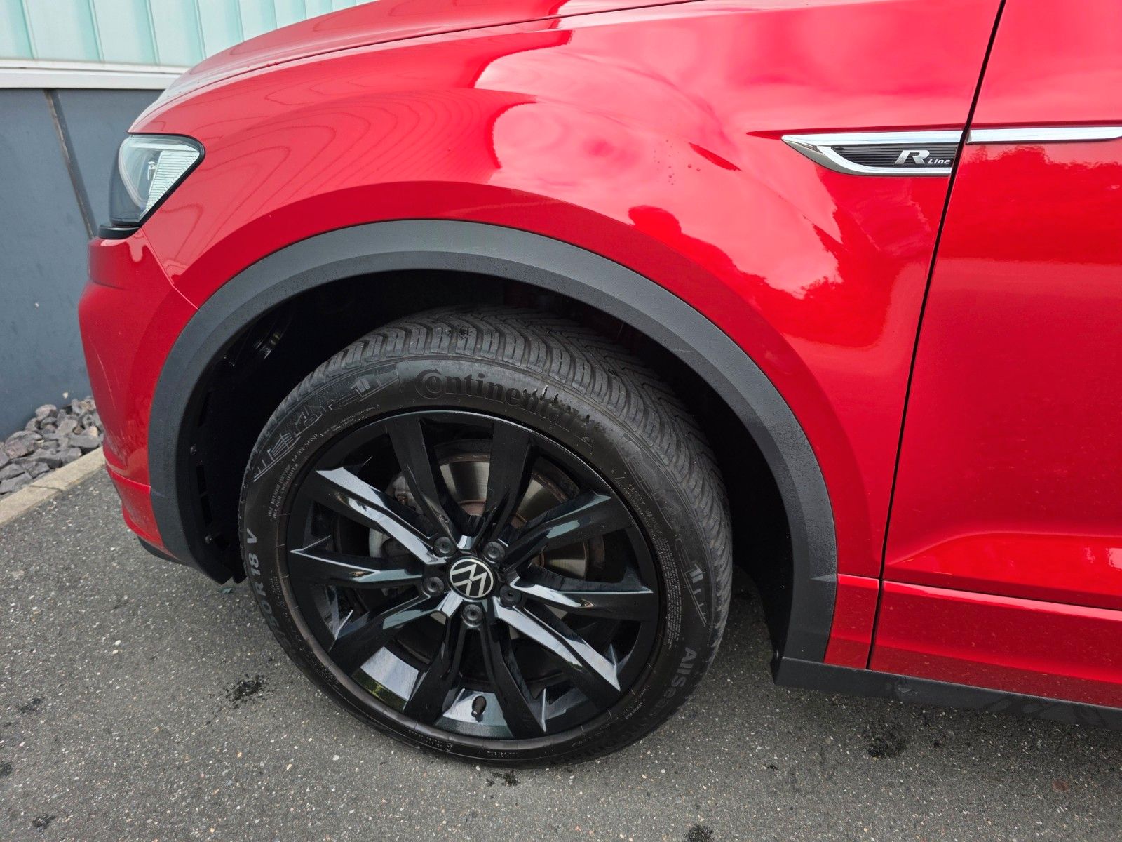 Volkswagen T-Roc R-Line Black - Samsaru's Car Outlet