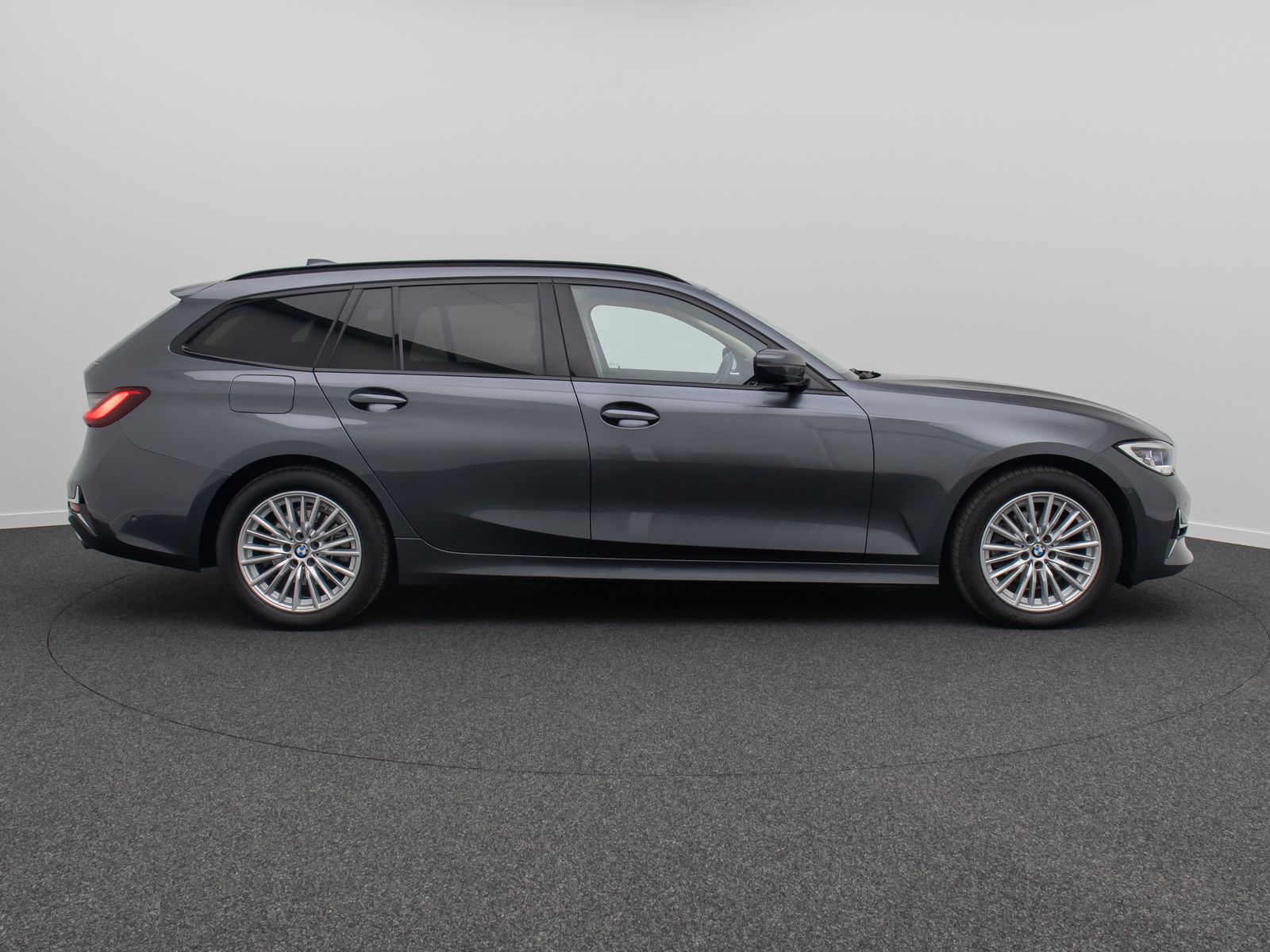 BMW 320d Luxury Line - Samsaru's Car Outlet
