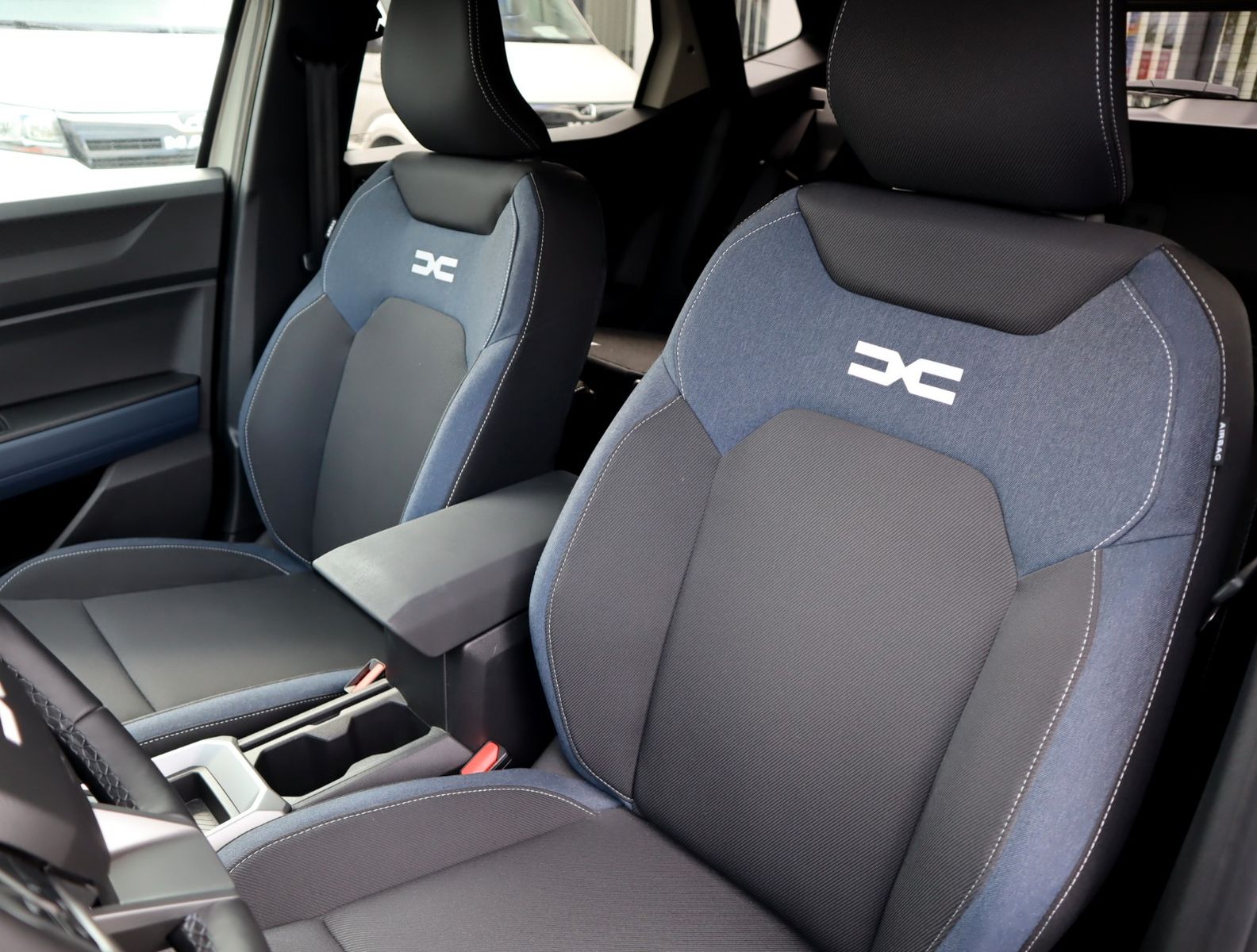 Dacia Duster III Hybrid 140 Journey - Samsaru's Car Outlet