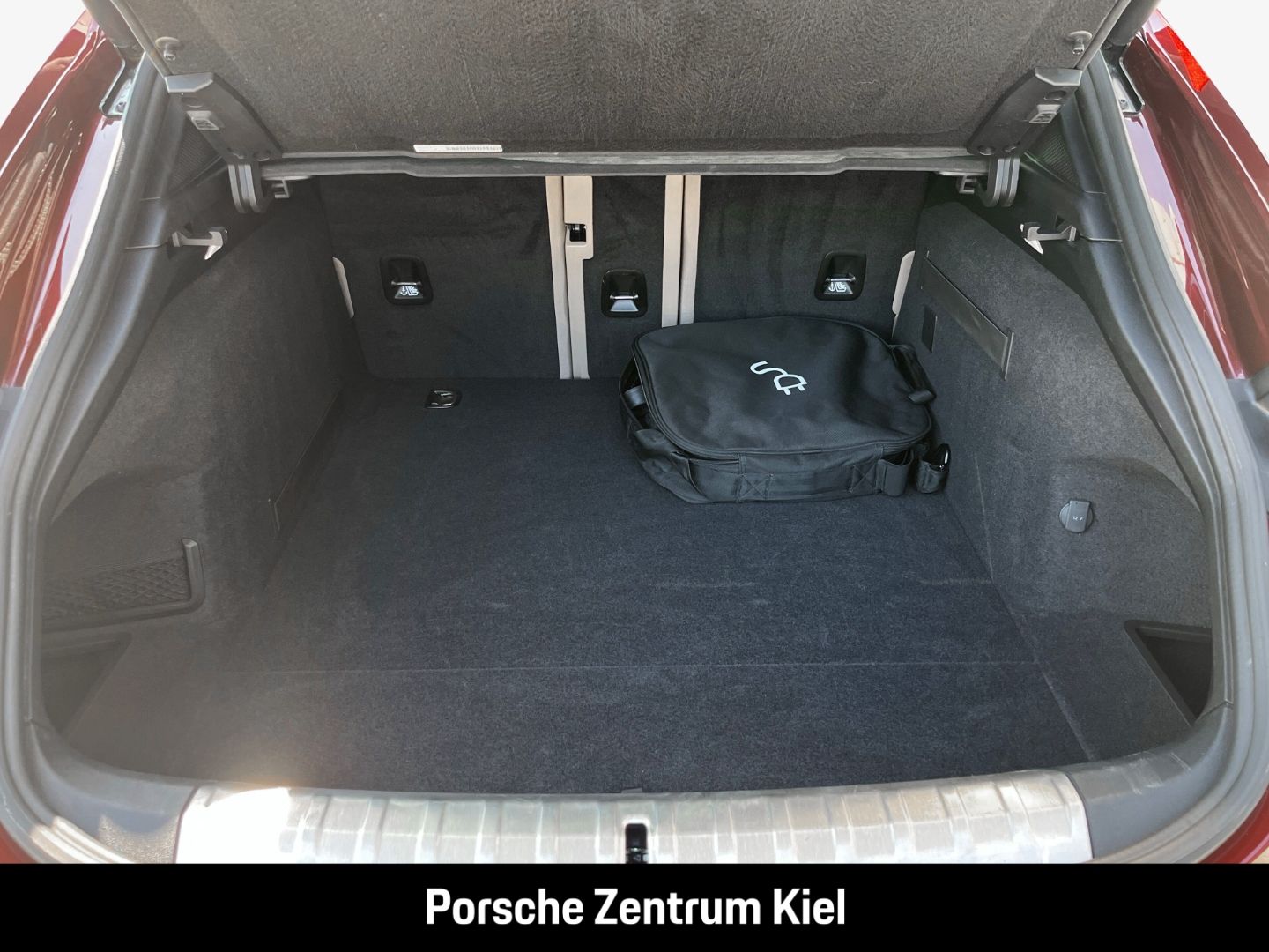 Porsche Taycan Turbo Cross Turismo BOSE LED-Matrix