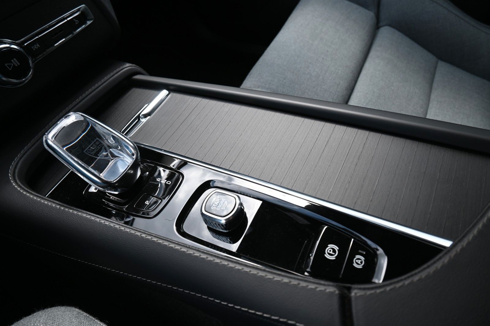 Volvo XC90 B5D AWD Inscription*LUFT*STDHZG*360*AHK*ACC