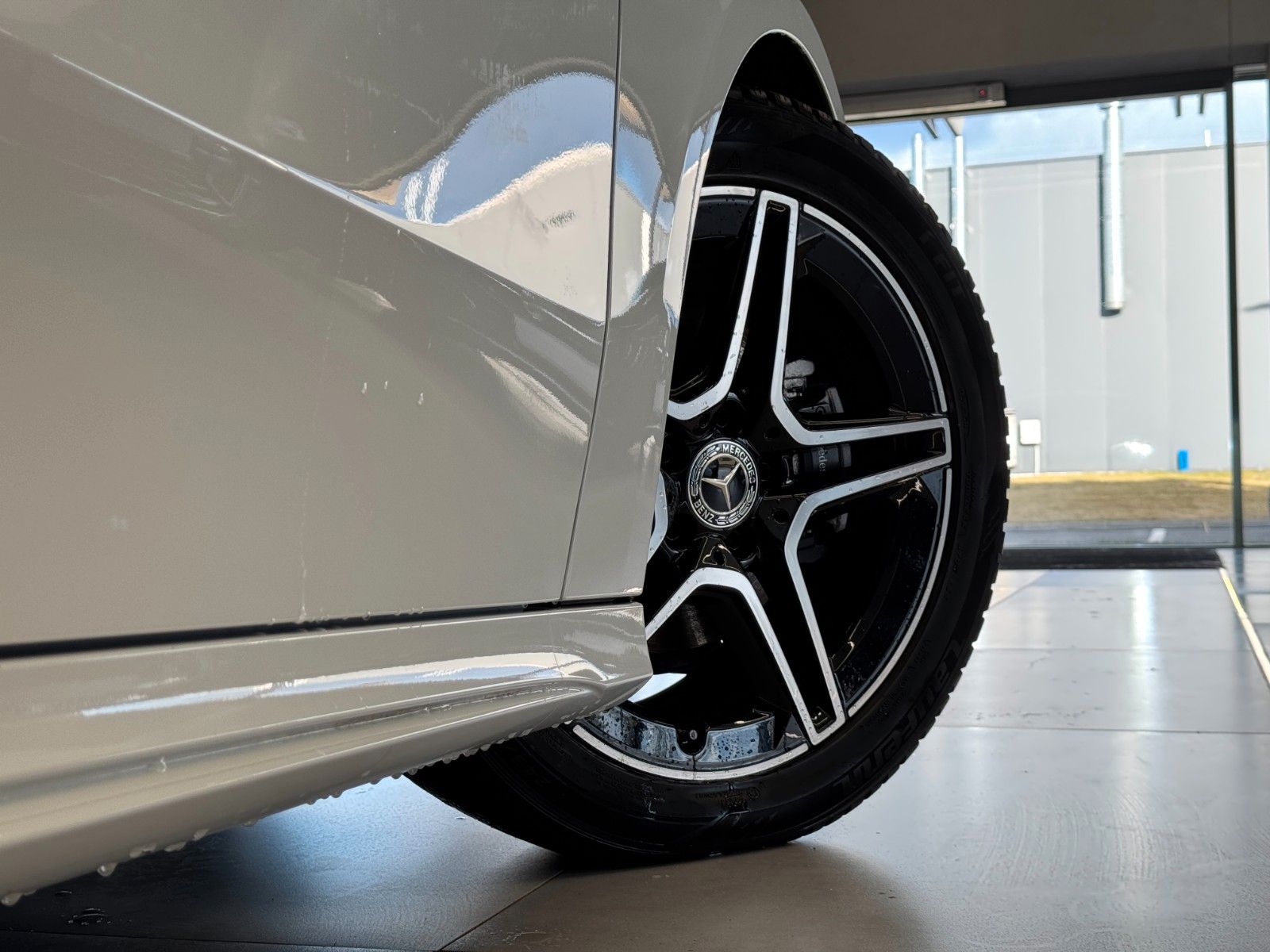 Mercedes-Benz A 200 AMG Line - Samsaru's Car Outlet