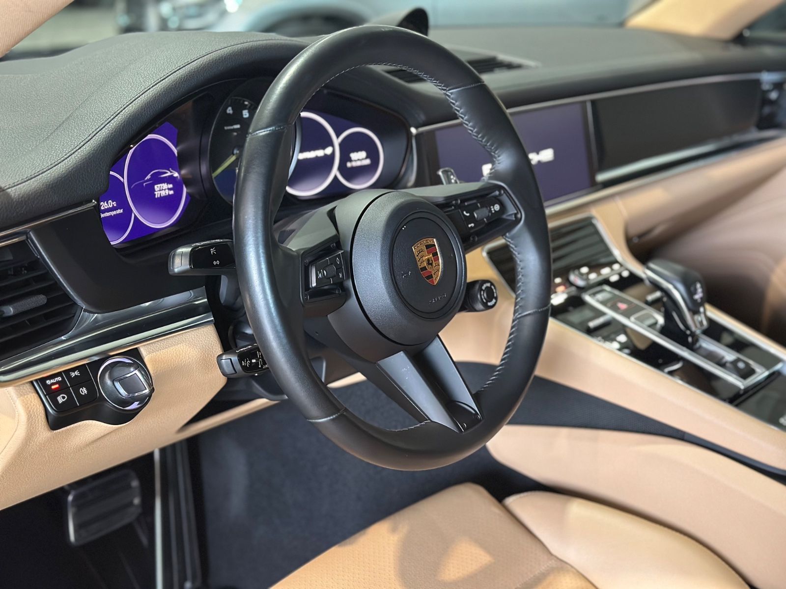 Porsche Panamera Sport Turismo 4 E-Hybrid Plat. Edition