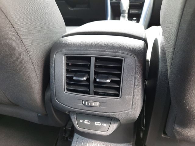 Volkswagen T-Roc 1.5 TSI DSG United - Samsaru's Car Outlet