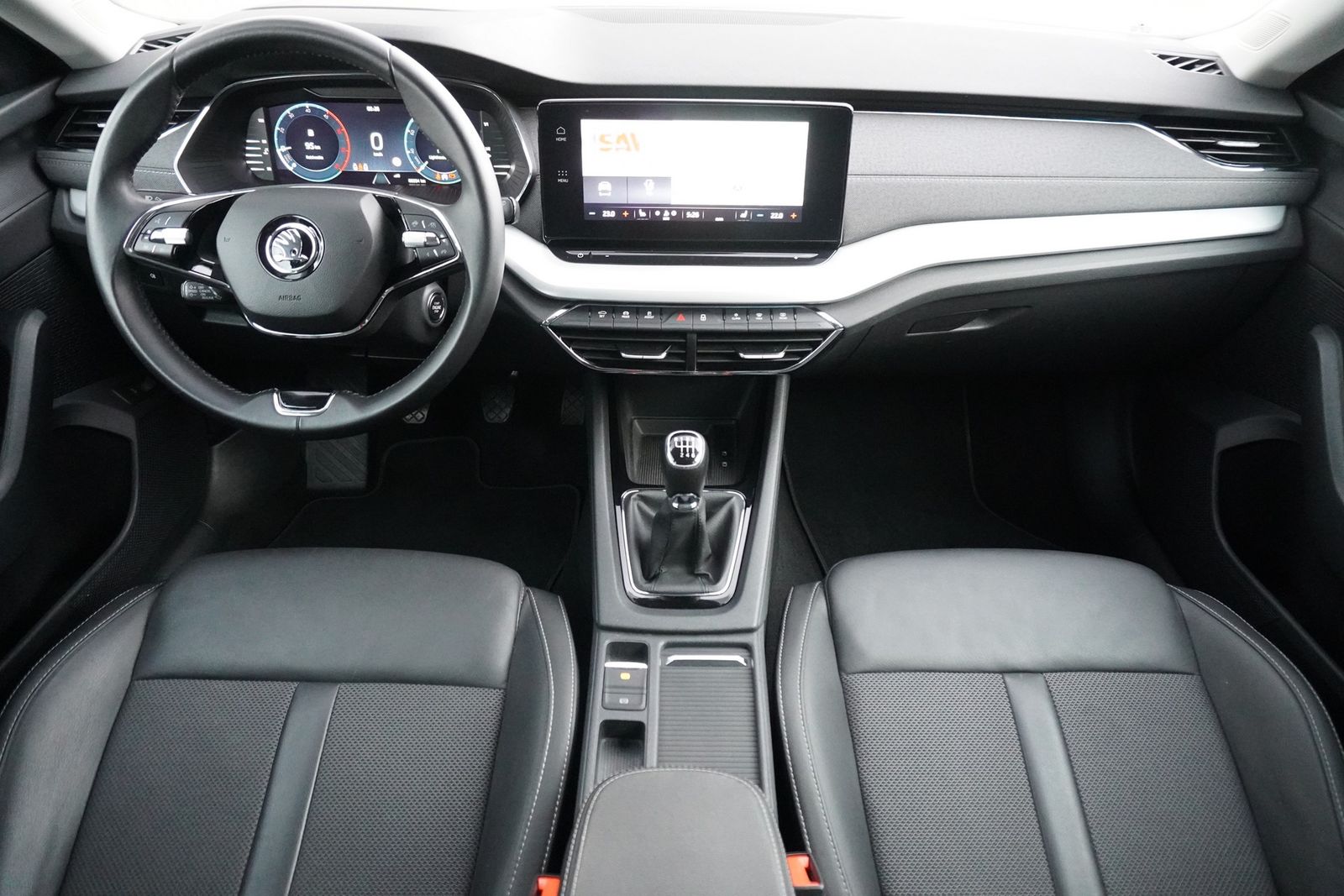 Skoda Octavia Combi 2.0 TDI Style - Samsaru's Car Outlet