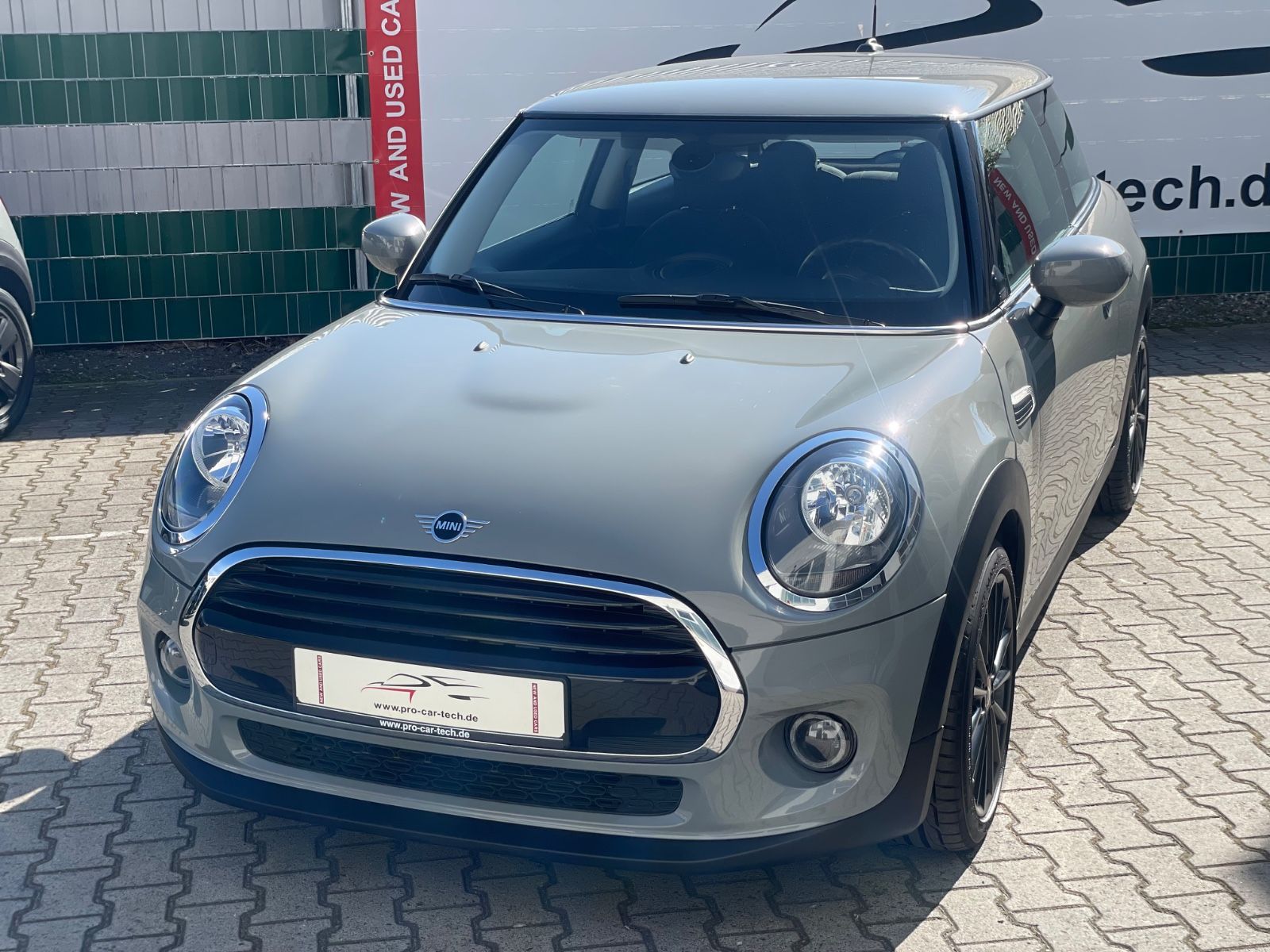 MINI Cooper - Samsaru's Car Outlet