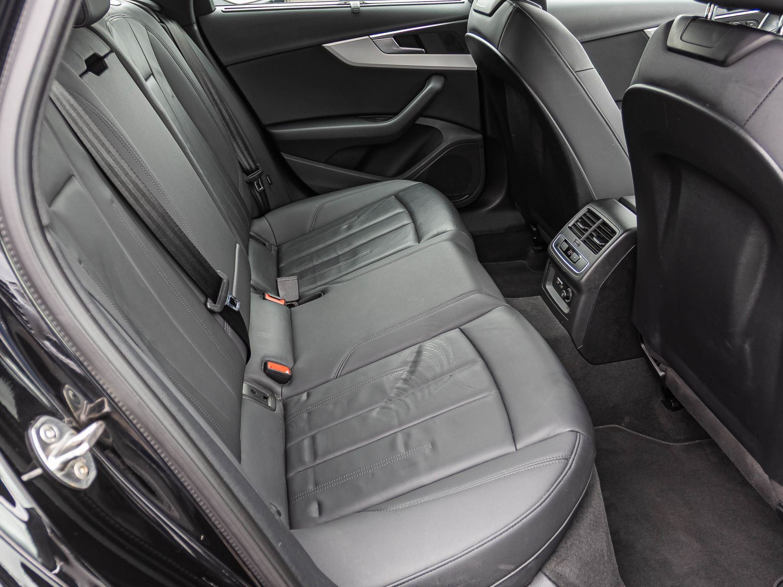 Audi A4 Avant 35TFSI Stronic - Samsaru's Car Outlet