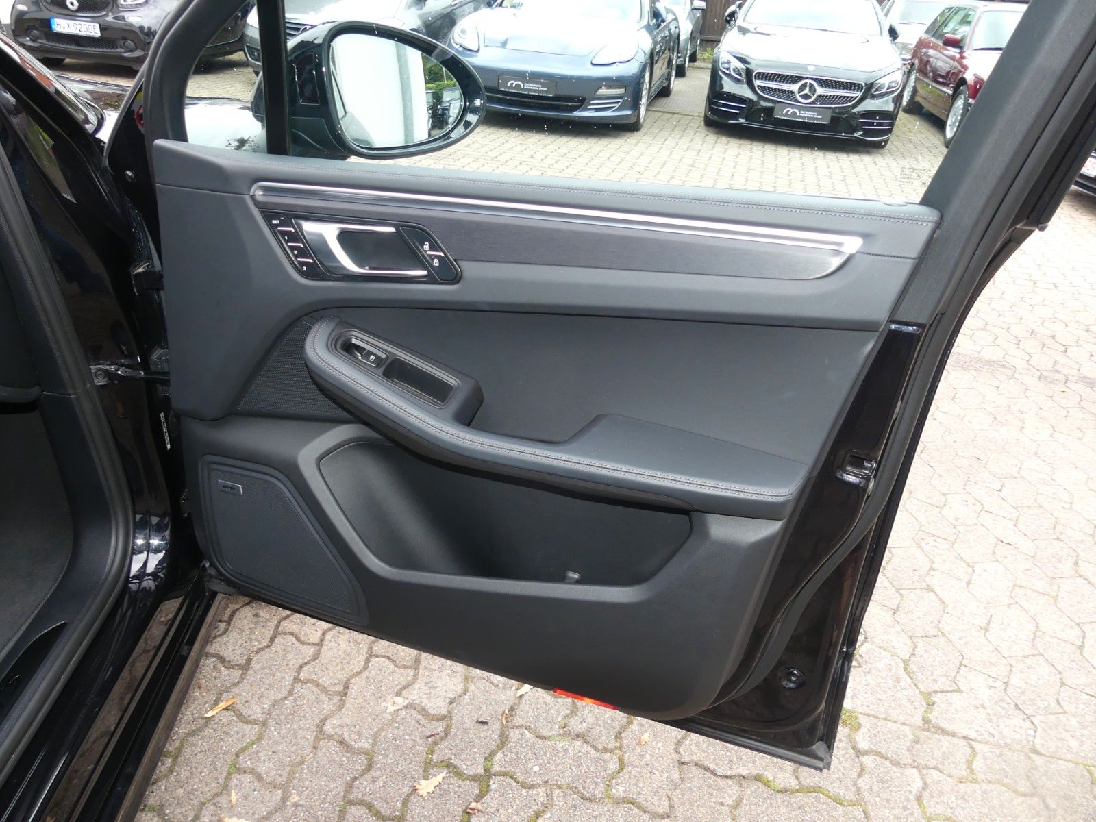 Porsche Macan GTS - Samsaru's Car Outlet