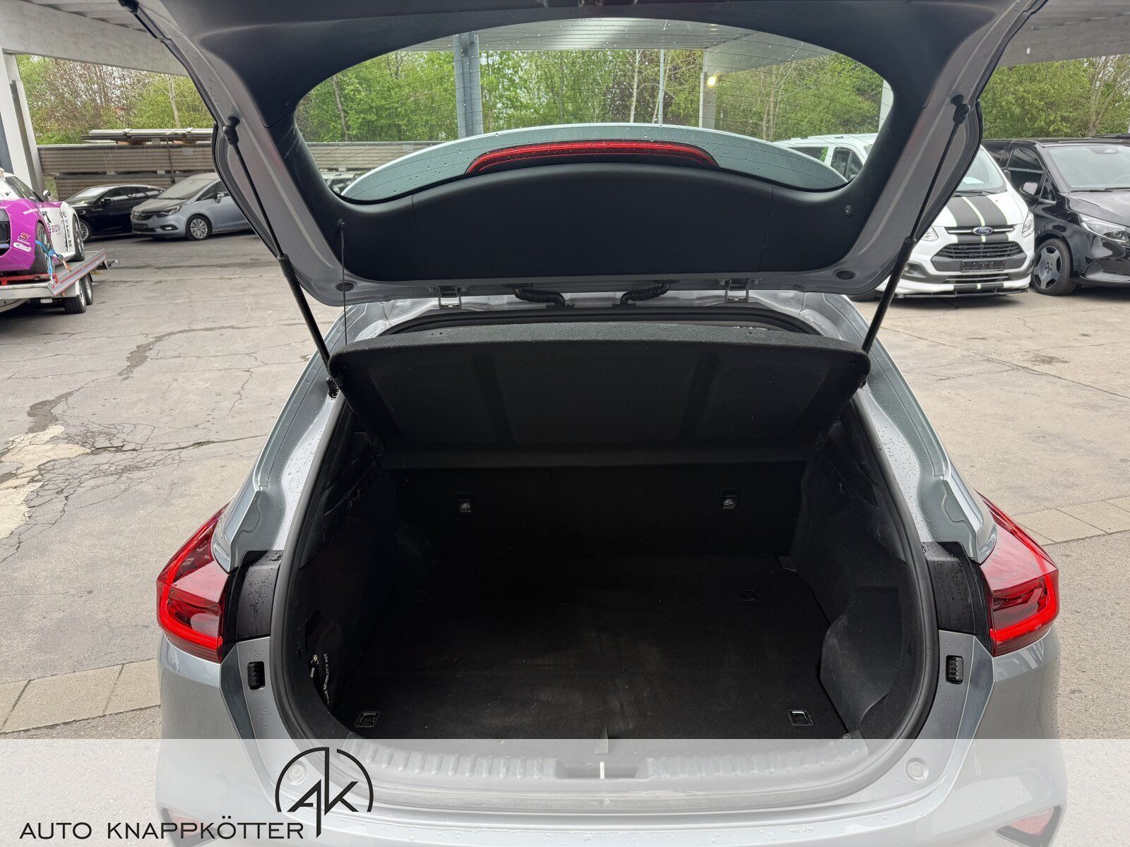 Kia Xceed 1.6 Plug-in Hybrid Vision - Samsaru's Car Outlet