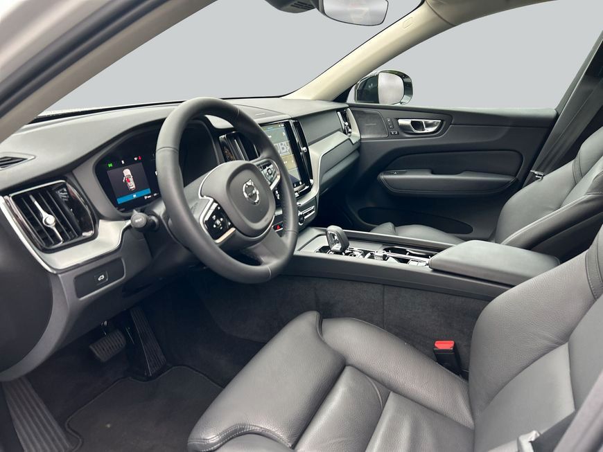 Volvo XC60 B5 B AWD Plus Dark