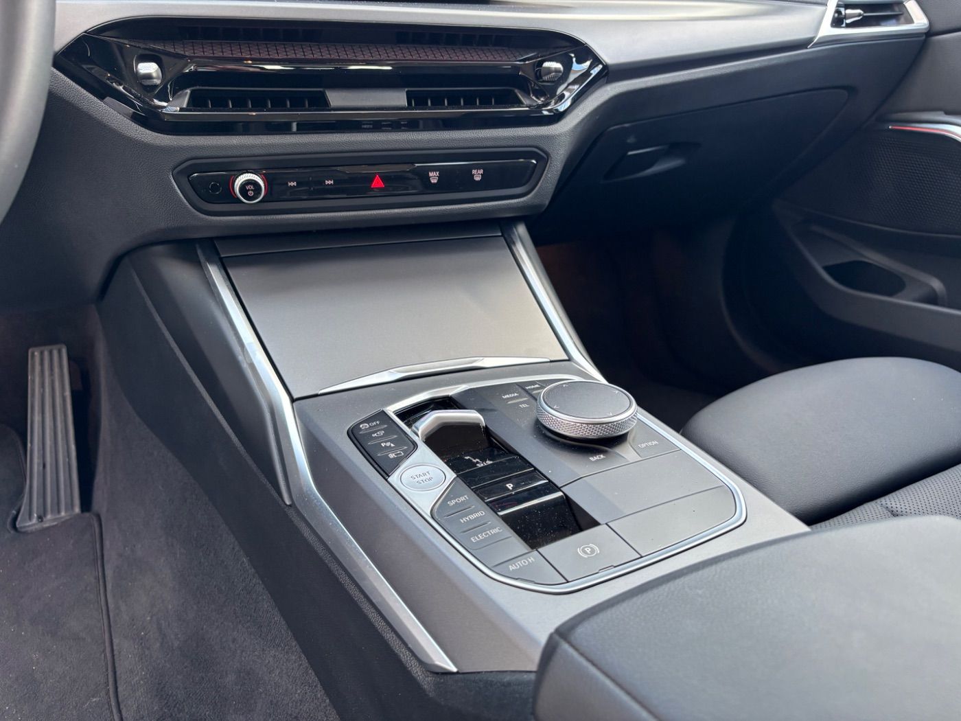 BMW 330e Touring AHK/HeadUp/360 GARANTIE bis 12/2029