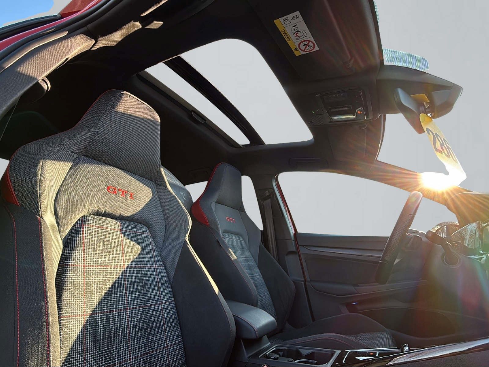 Volkswagen Golf VIII Lim. GTI Matrix | DCC | Pano | Harman