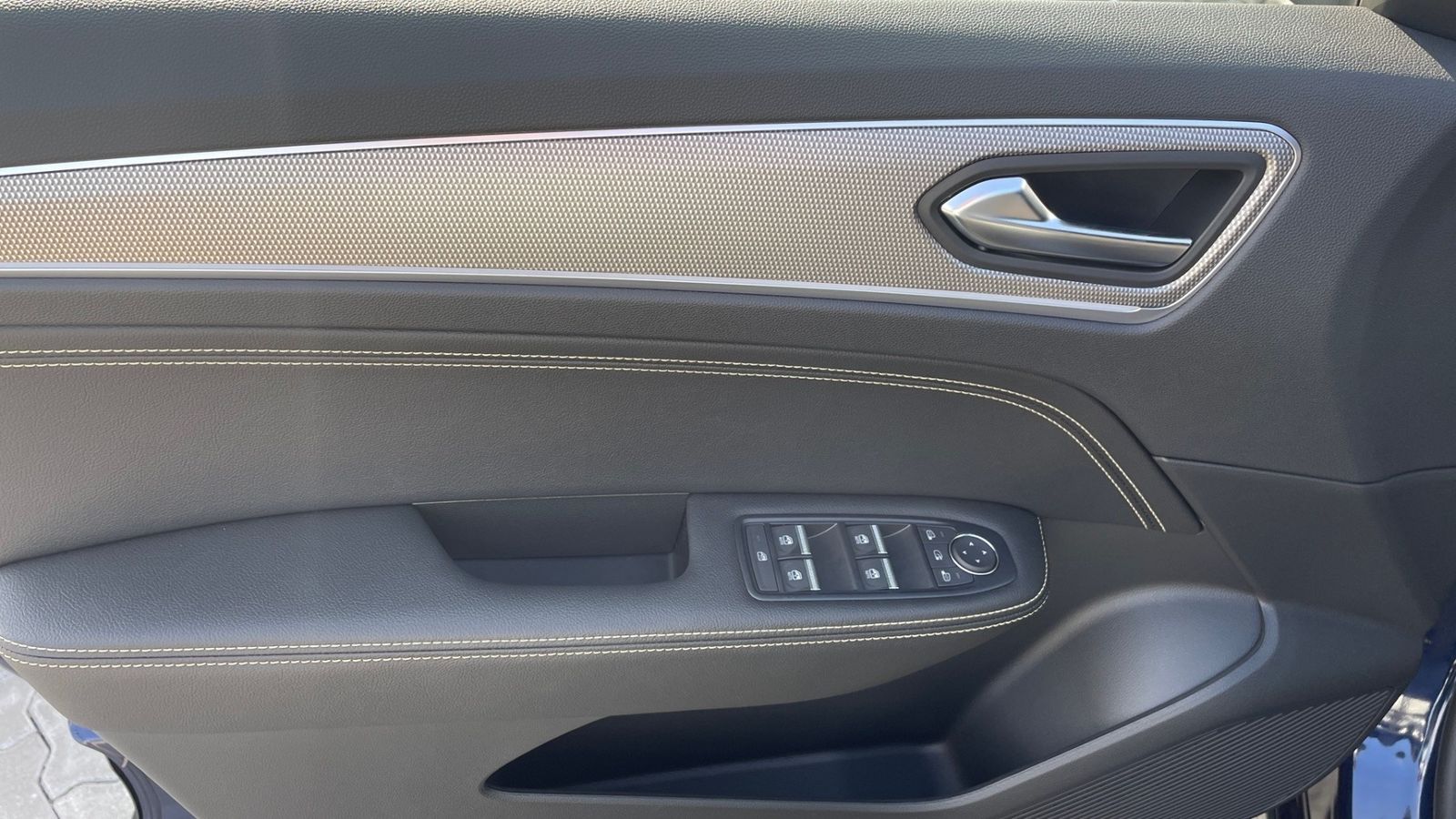 Renault Arkana TECHNO Mild Hybrid - Samsaru's Car Outlet