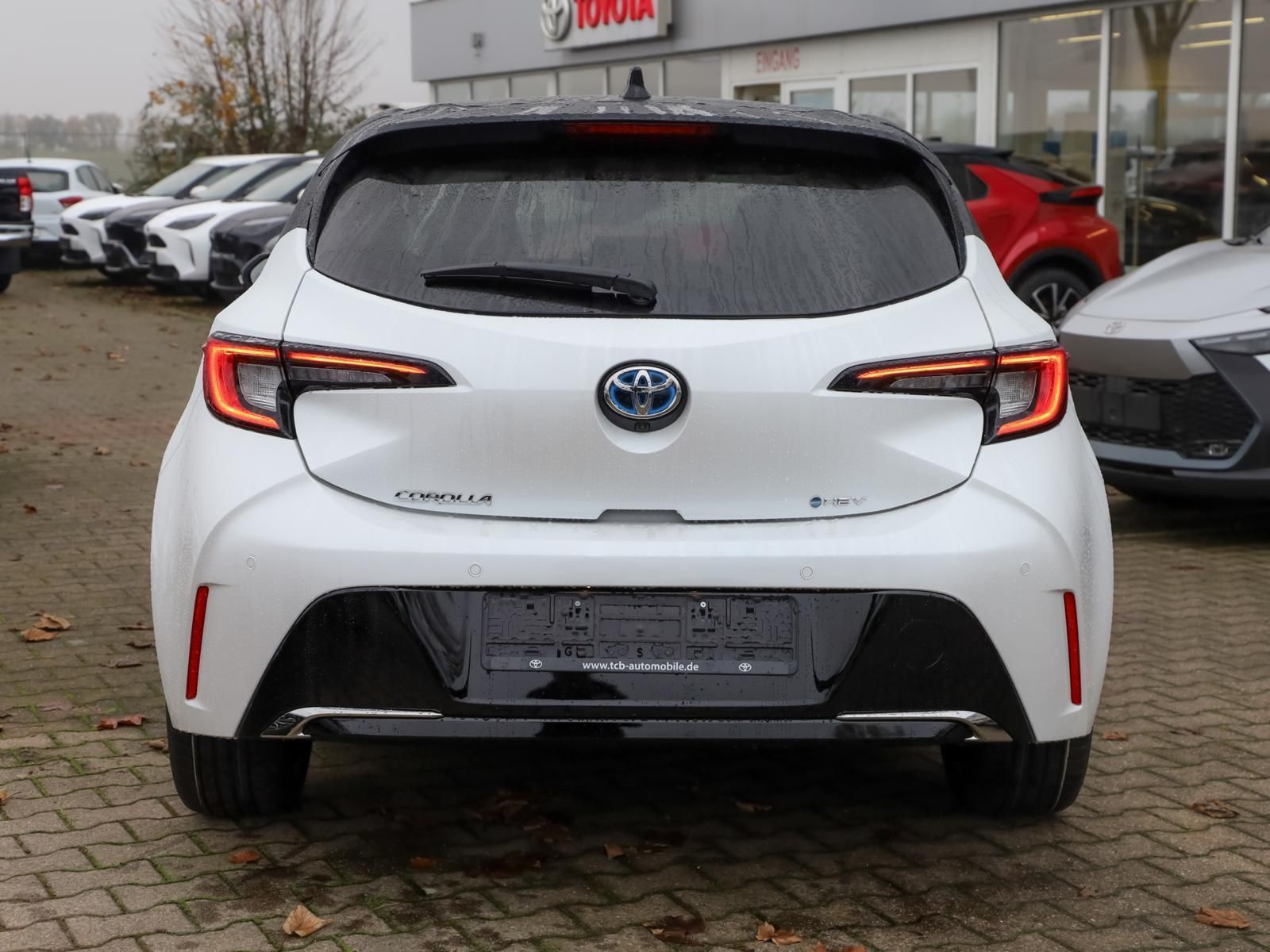 Toyota Corolla 1.8 Hybrid BLACK&WHITE NAVI SHZ PDC