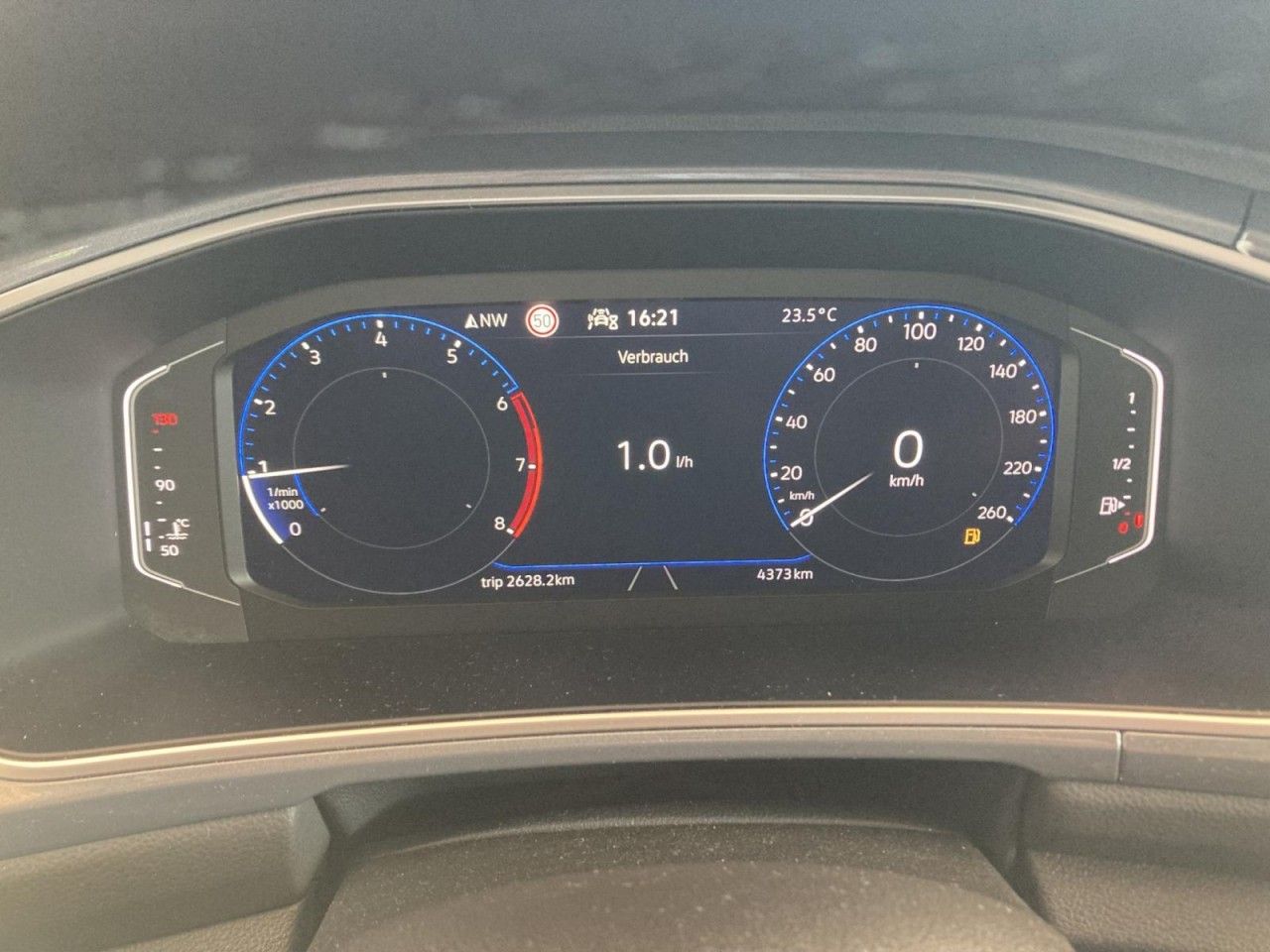 Volkswagen T-Roc 1.0 TSI Style - Samsaru's Car Outlet
