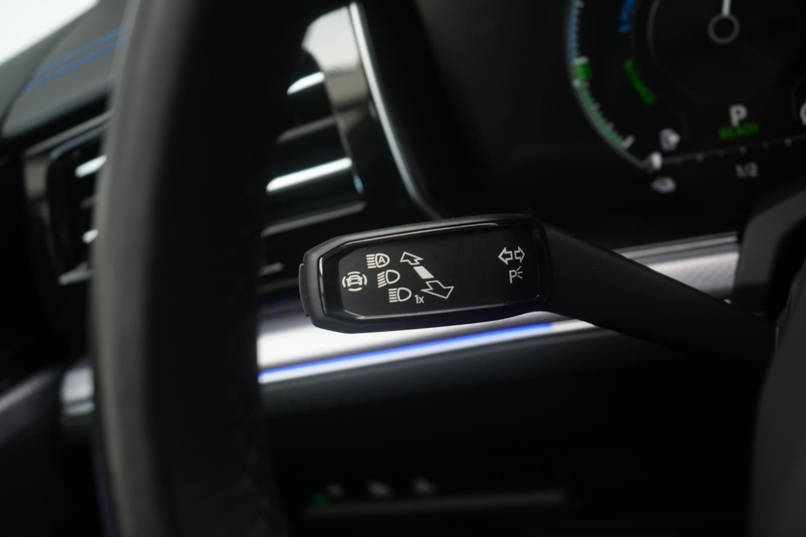Volkswagen Touareg R 4 Motion 3.0 eHybrid Leder/ACC/Night/H