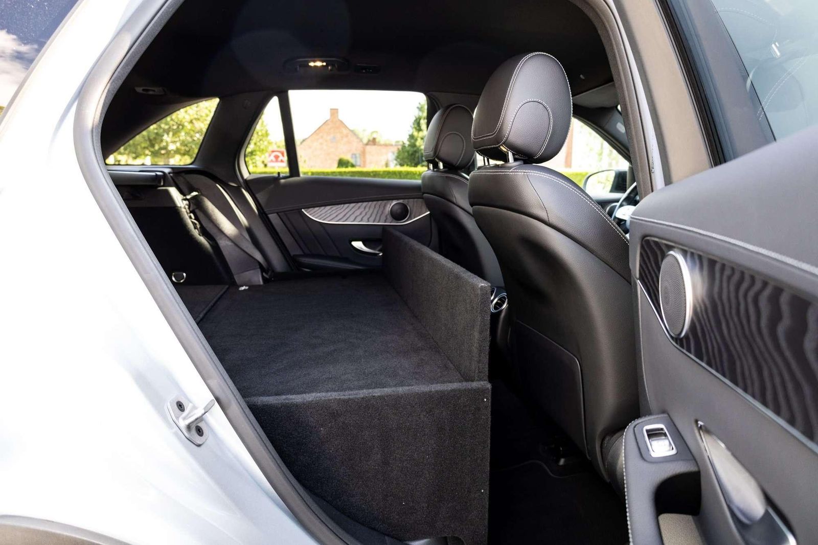 Mercedes-Benz GLC 300 e AMG Line - Samsaru's Car Outlet