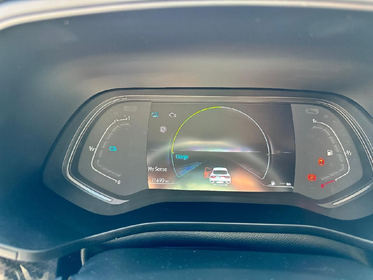 Renault Arkana RS Line E-Tech 145 - Samsaru's Car Outlet
