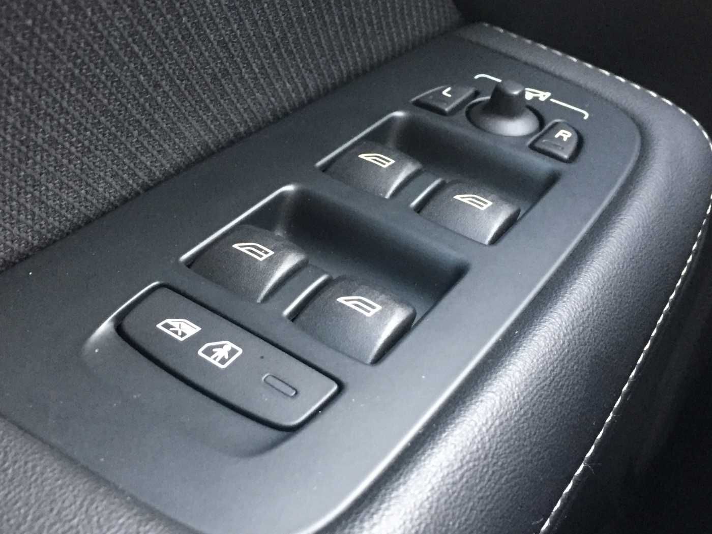 Volvo V60 V 60 T8 Ultra Dark Recharge Plug-In Hybrid A