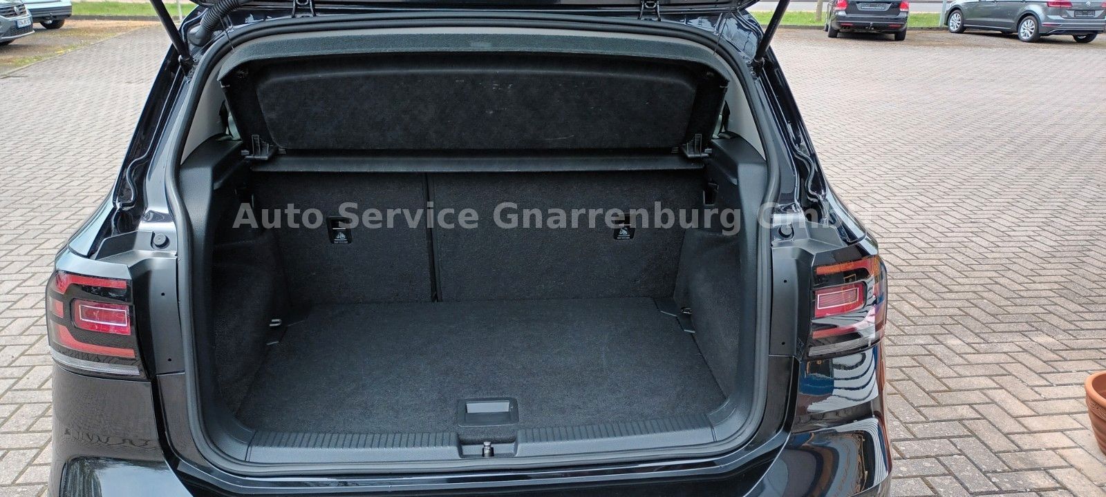 Volkswagen T-Cross - Samsaru's Car Outlet