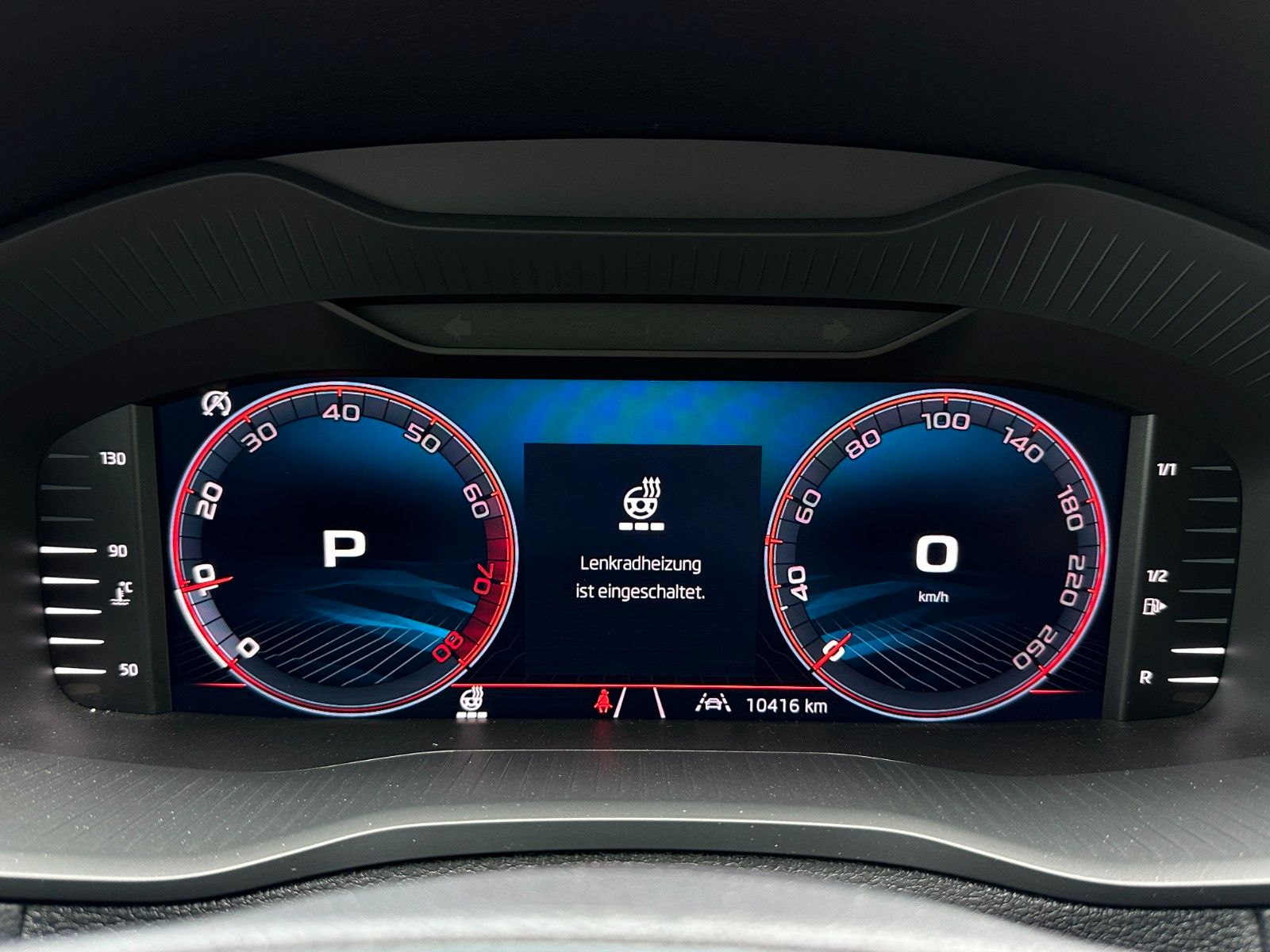 Skoda 150PS DSG Sportline NAVI ACC KAMERA eHK LM19"AHK