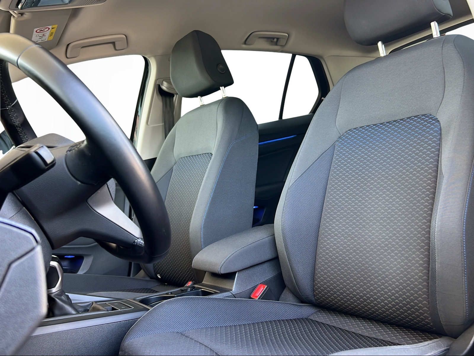 Volkswagen Golf VIII 1.5 TSI United - Samsaru's Car Outlet