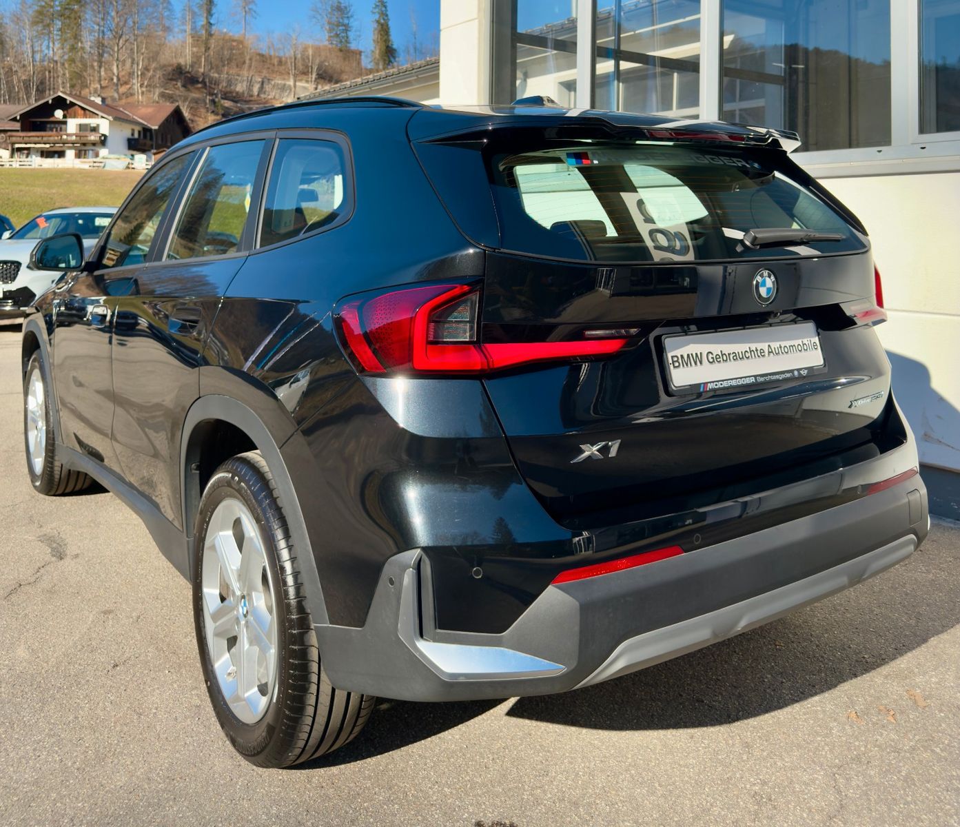 BMW X1 xDrive23i - Samsaru's Car Outlet