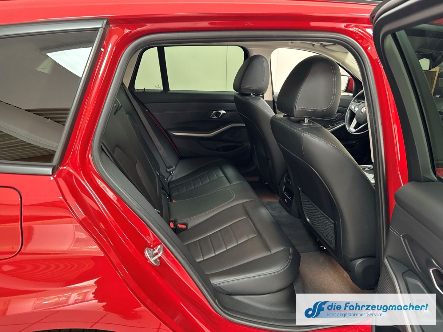 BMW 330 e xDrive Advantage Touring Park-Assistent AH