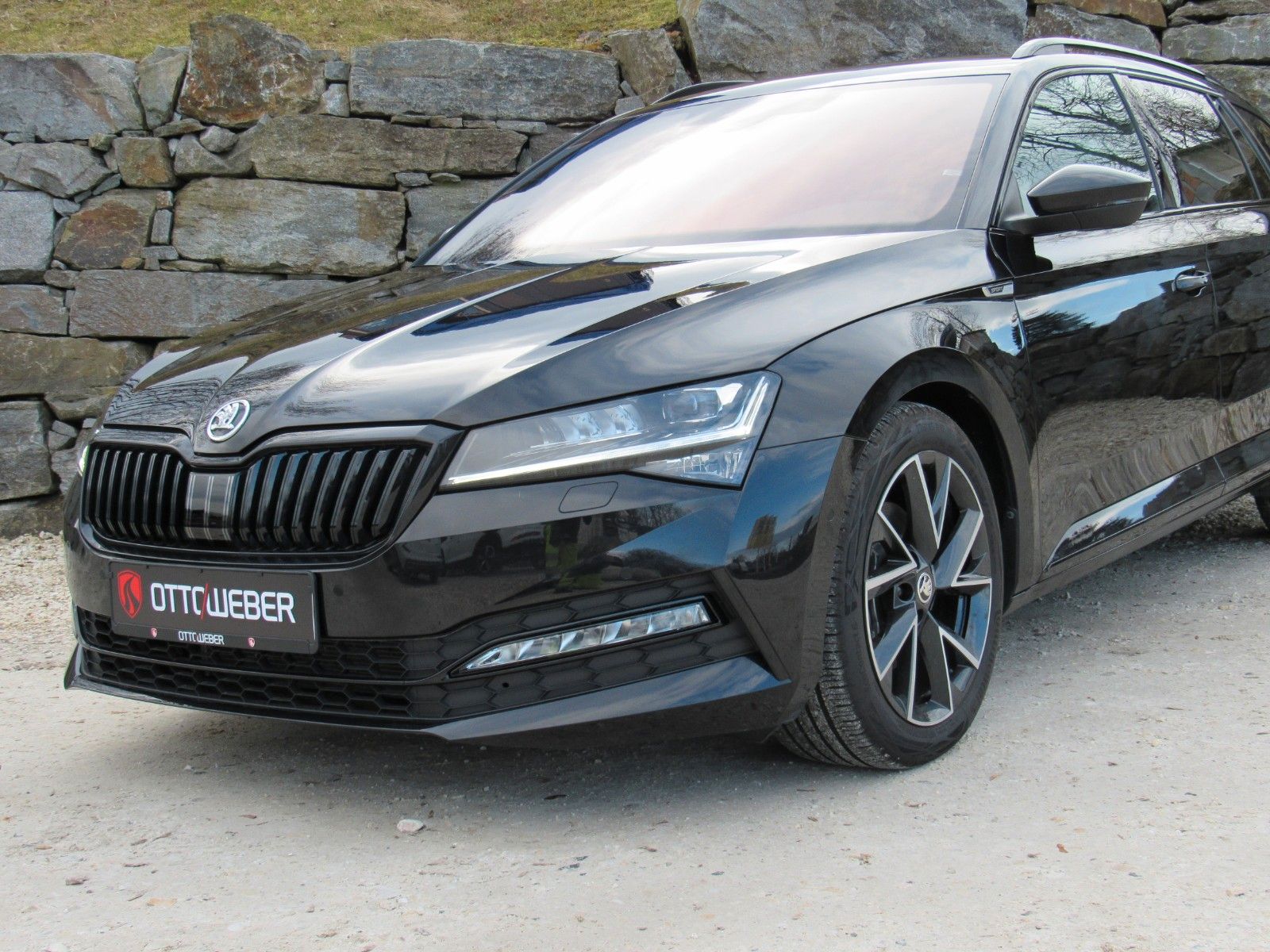 Skoda Superb 2.0 TDI DSG Sportline 4x4 BSD AHK PLA ACC