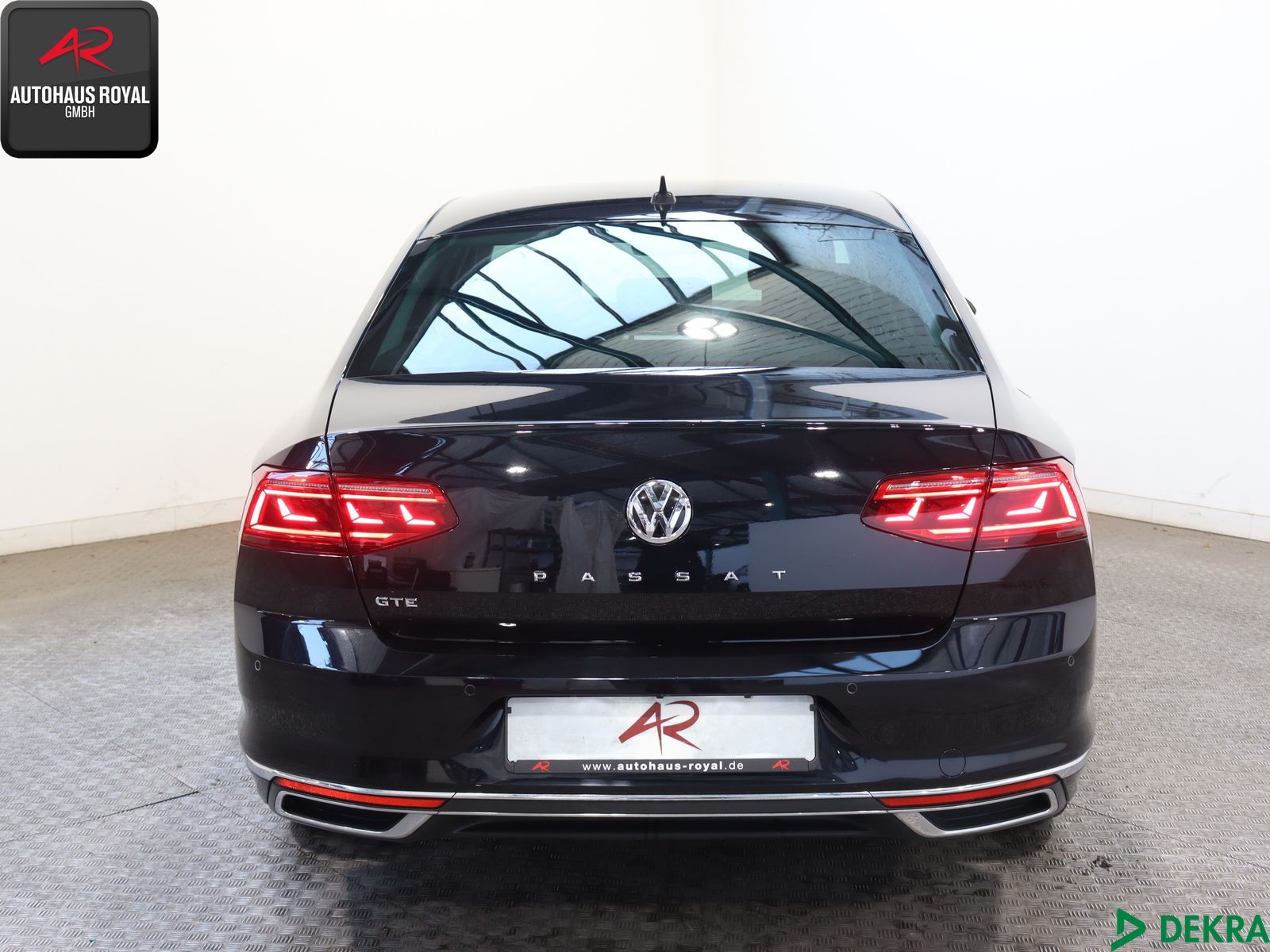 Volkswagen Passat 1.4 TSI GTE - Samsaru's Car Outlet