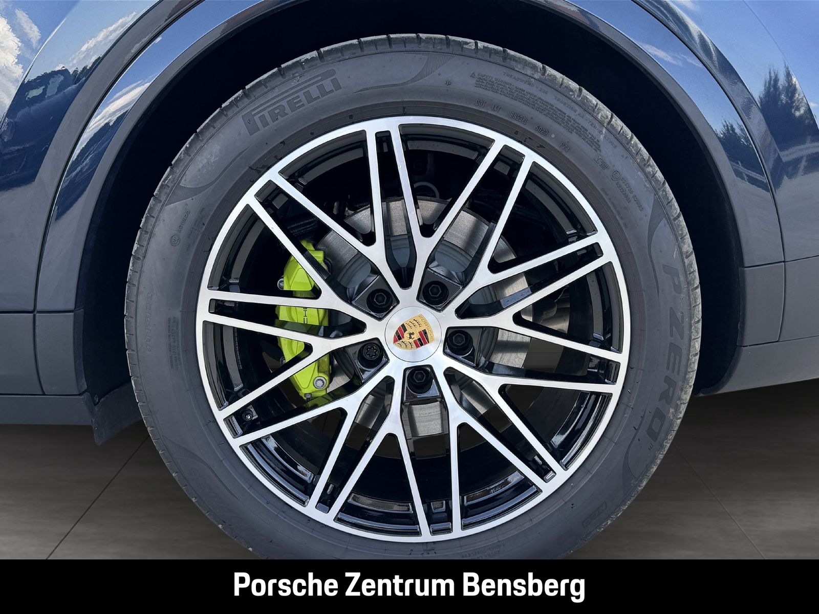 Porsche Cayenne E-Hybrid AHK Pano HUD Matrix SurroundVie