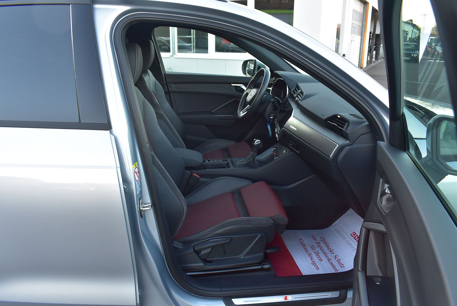 Audi Q3 40 TFSI quattro S-line LED+ACC+Navi+Leder+AHK