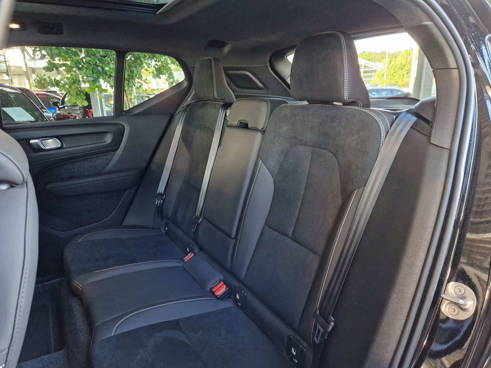 Volvo XC40 Ultra Dark PANO KLIMA ALU AHK NAVI