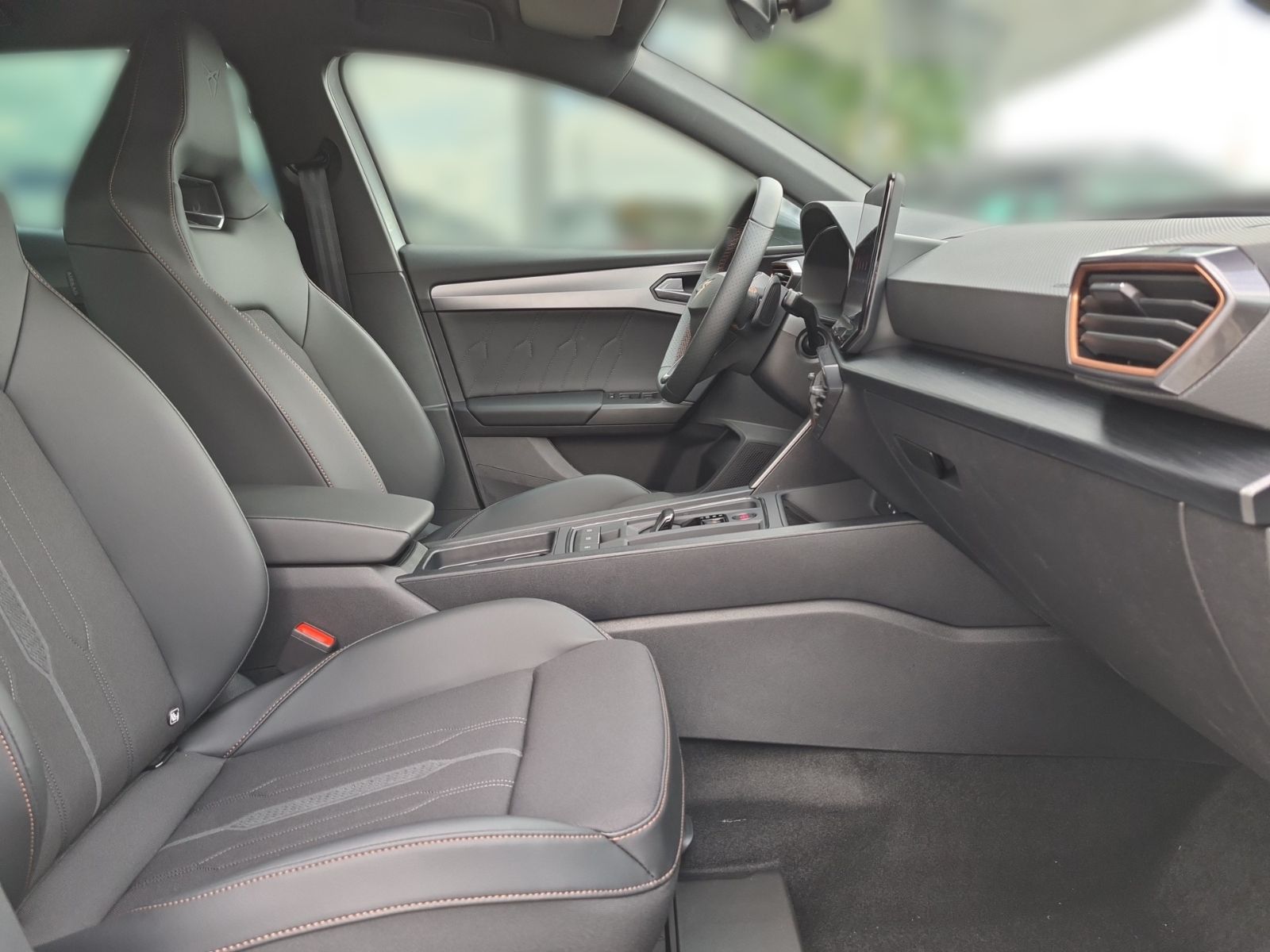 Cupra Leon 1.5 eTSI DSG - Samsaru's Car Outlet